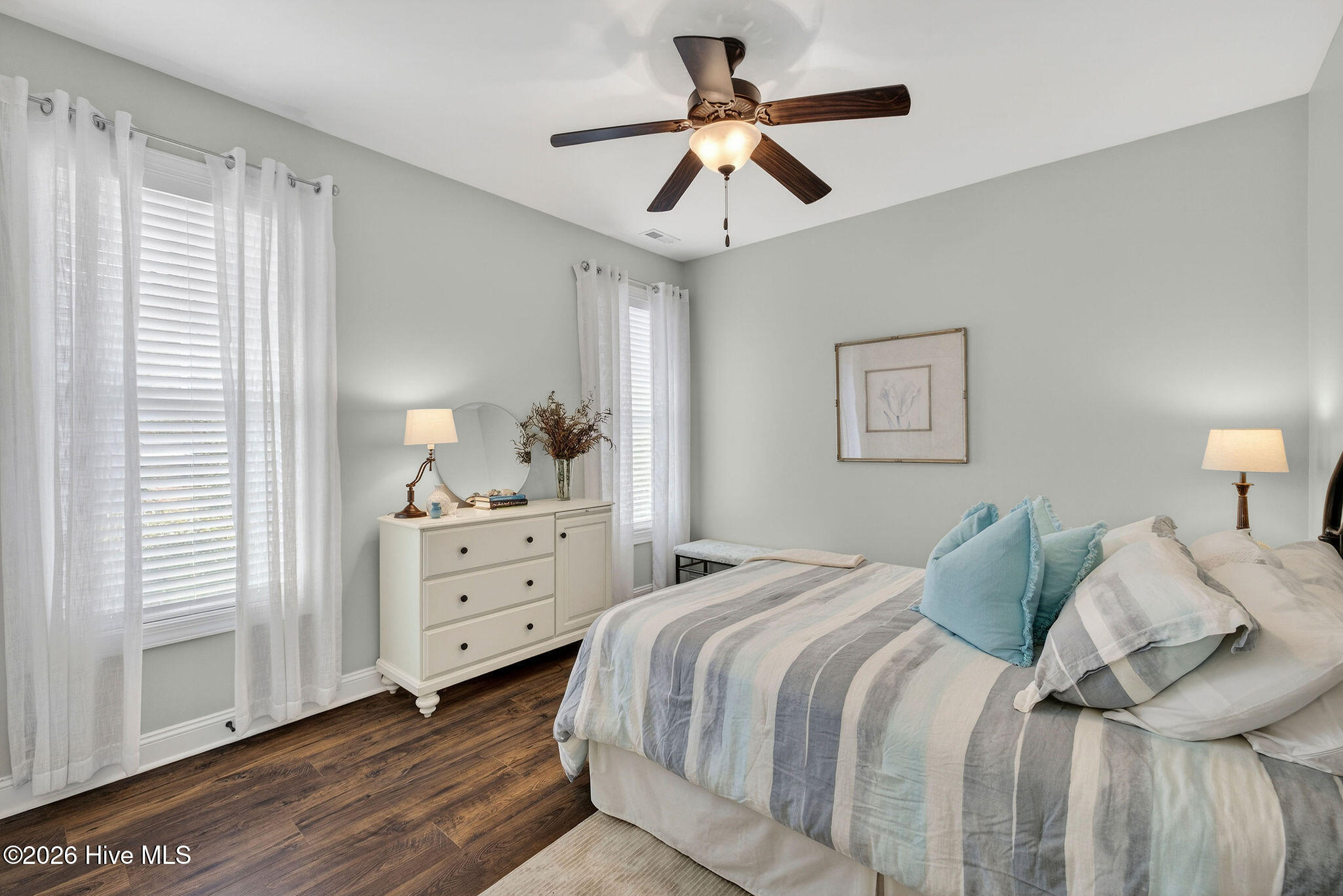 100558265 | Photo 36