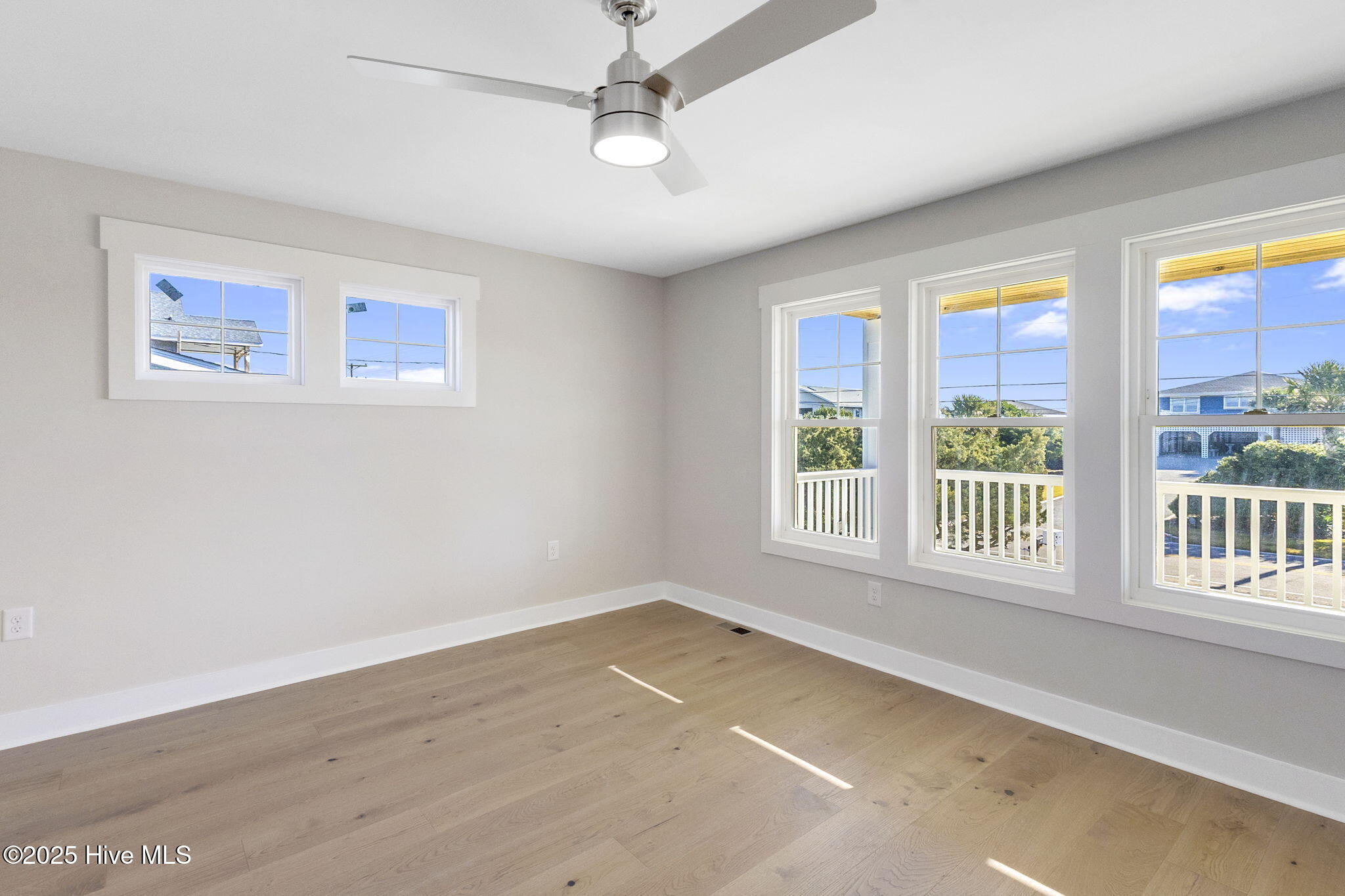 100522656 | Photo 37