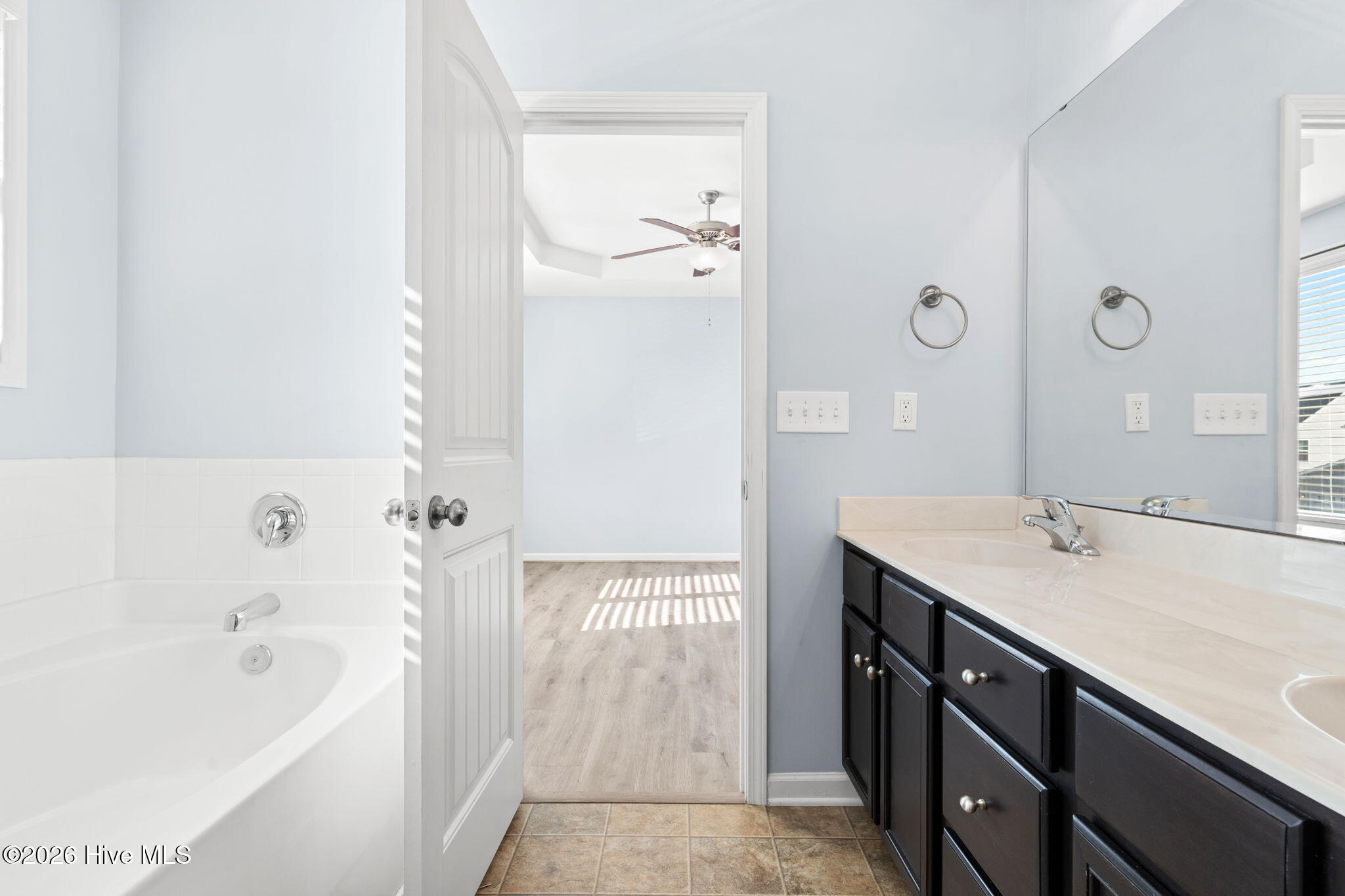 100548776 | Photo 21