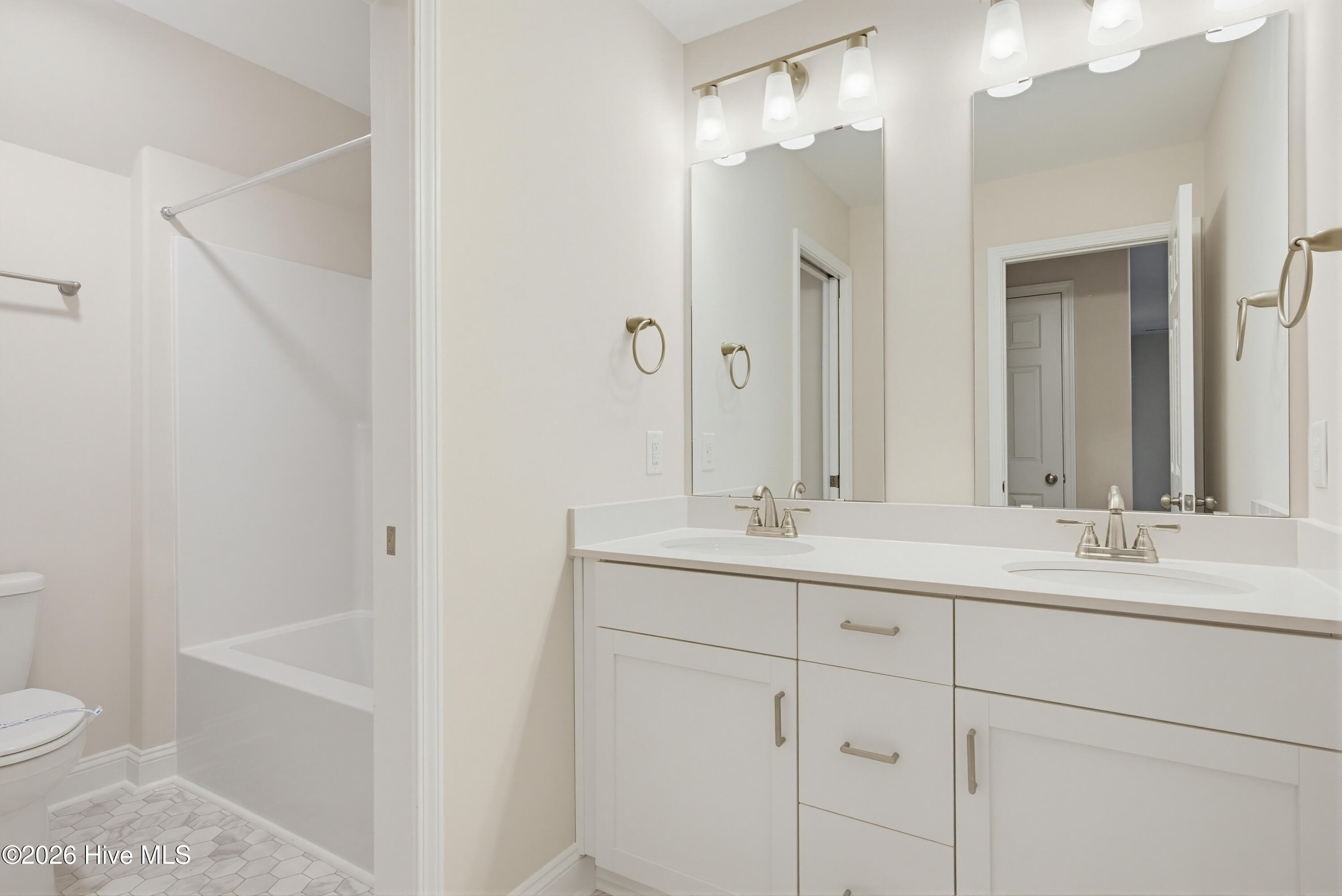 100567262 | Photo 20