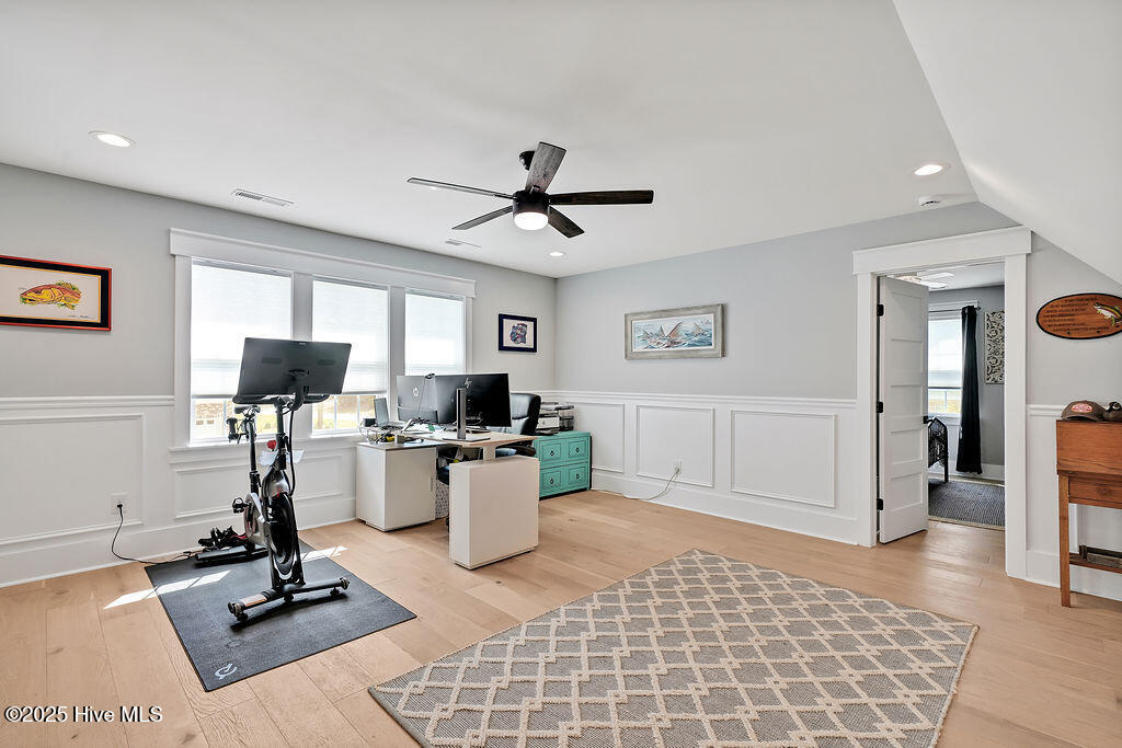 100521530 | Photo 33