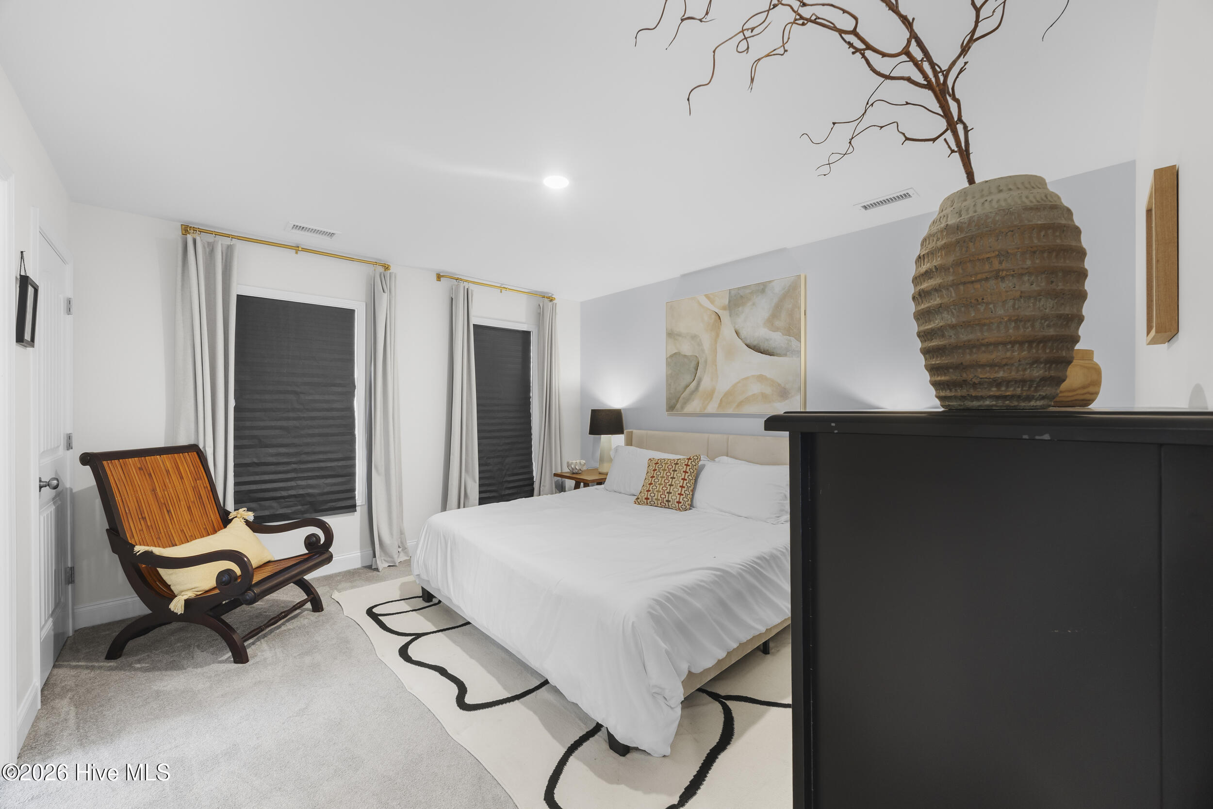 100563466 | Photo 14