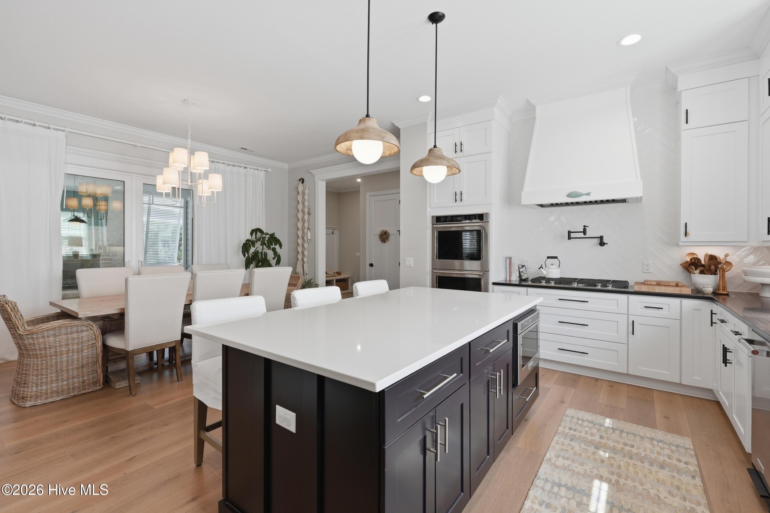 100562454 | Photo 19