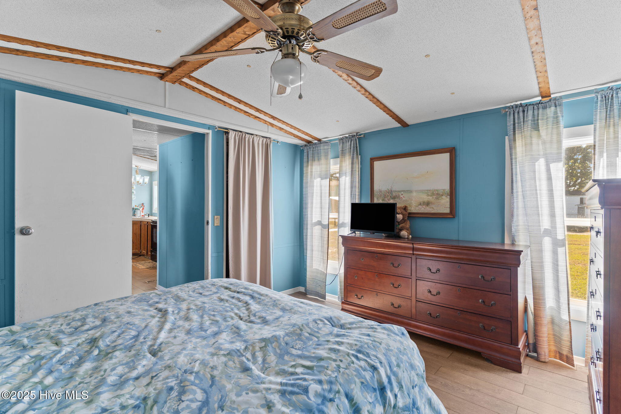 100539780 | Photo 27