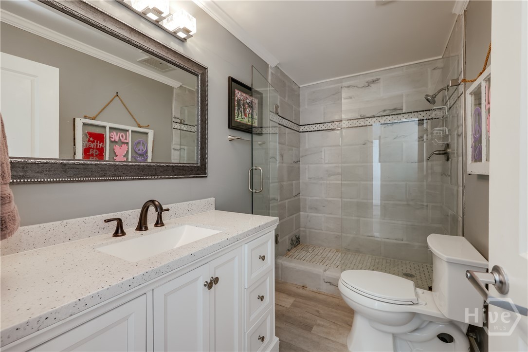 250 W Broad Street 801