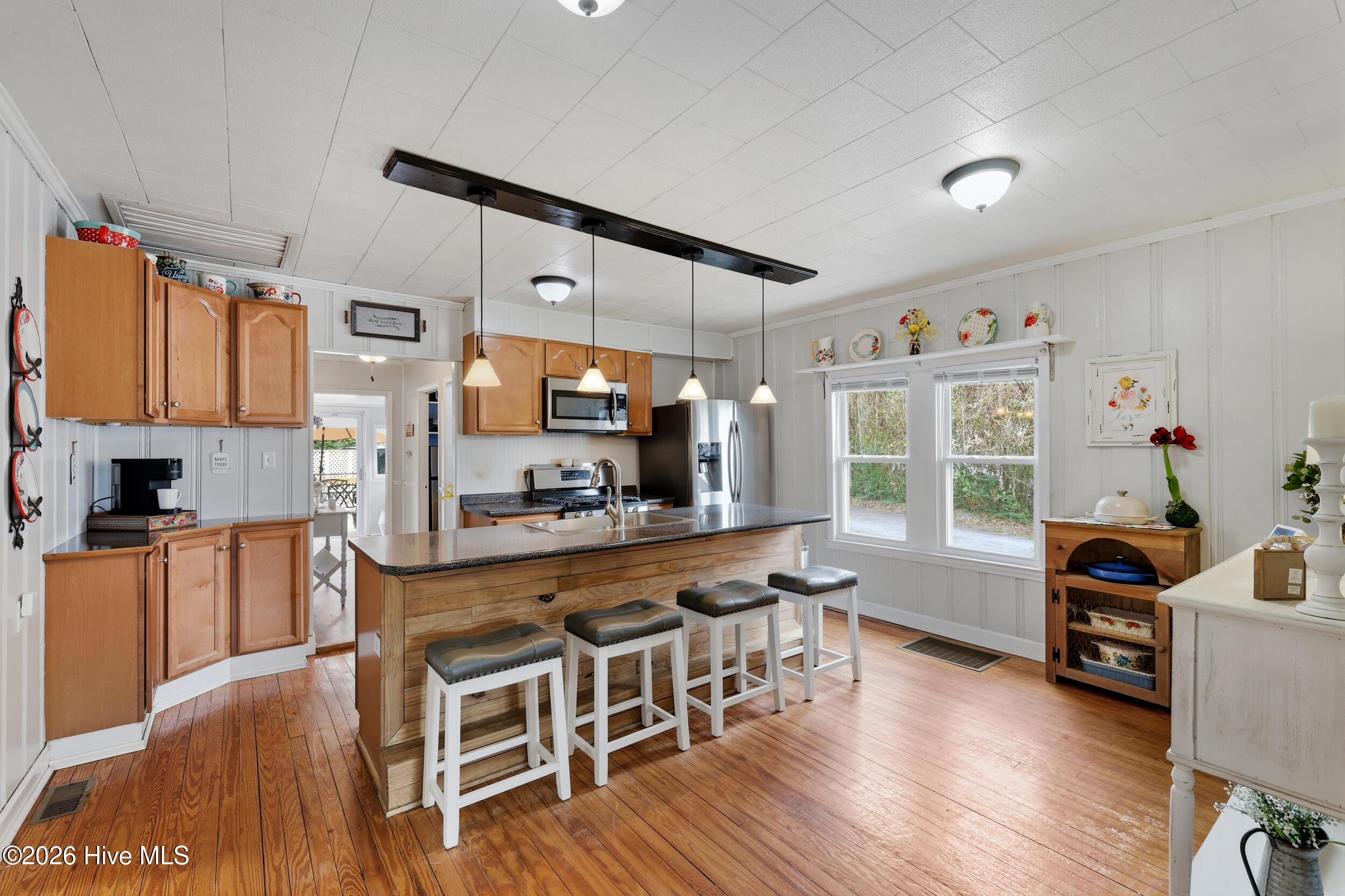 412 N Timberly Lane, Burgaw, NC 28425 – photo 11: Kitchen/Dining