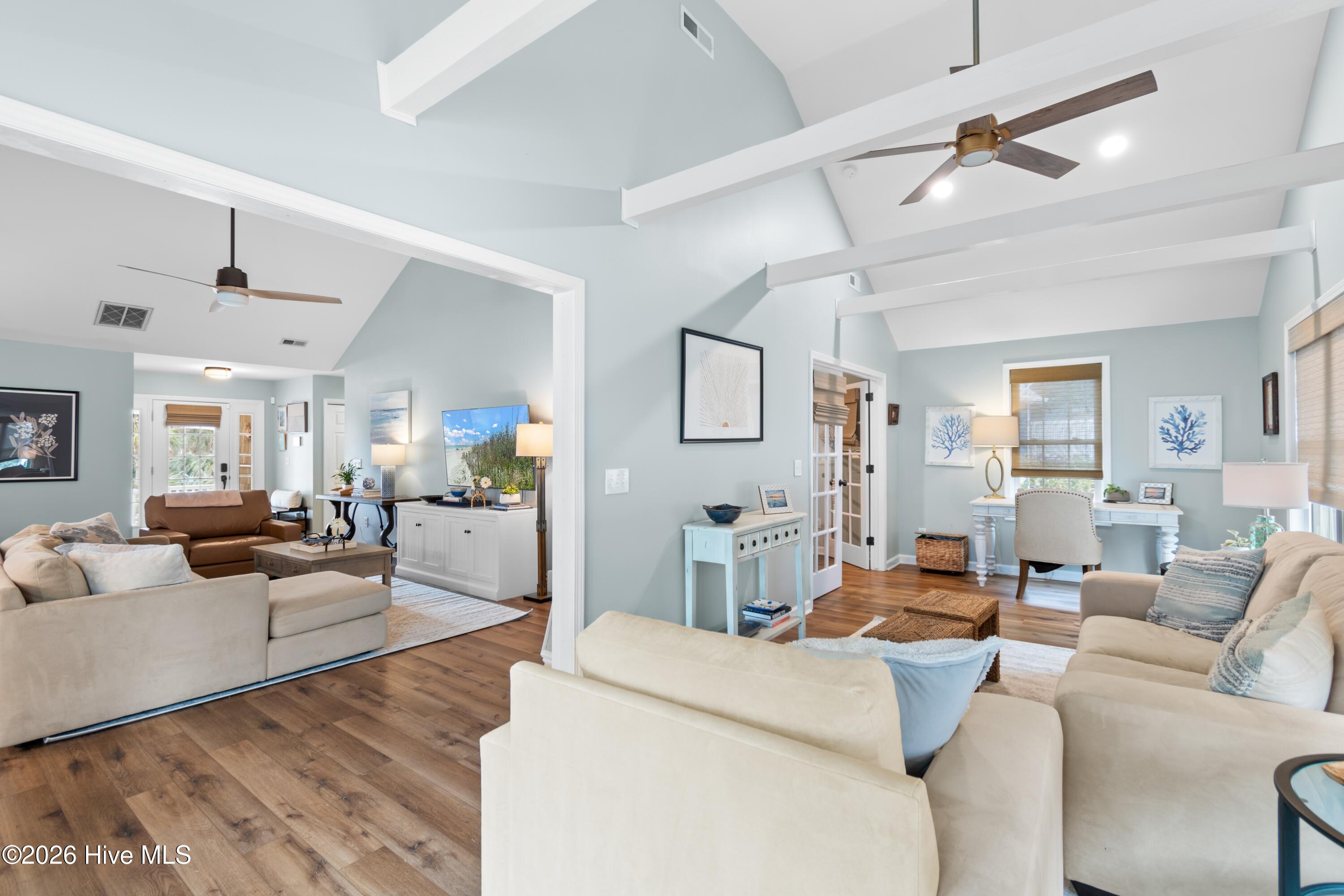 100558104 | Photo 29