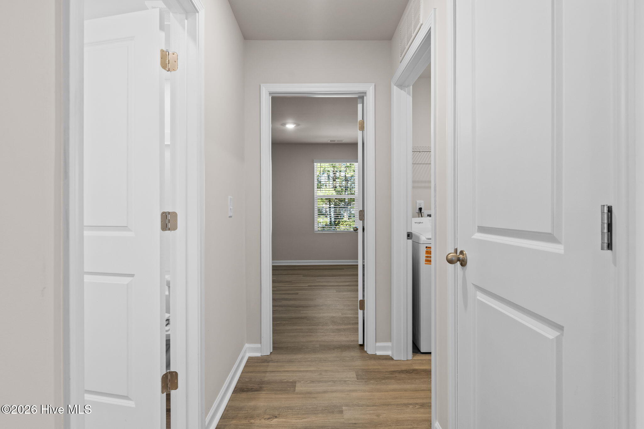 100519068 | Photo 32