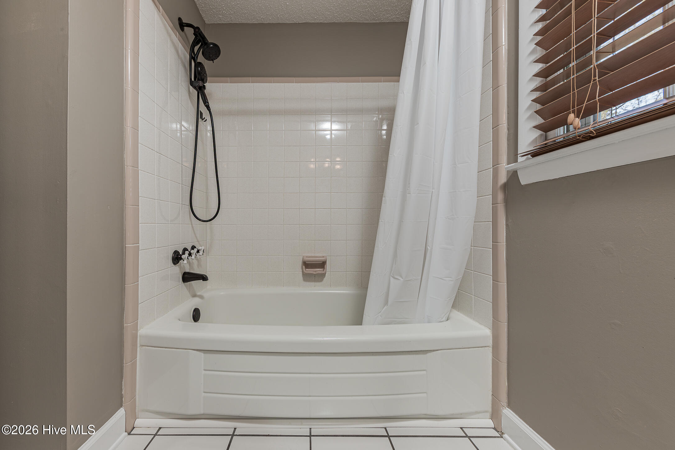 100563981 | Photo 41