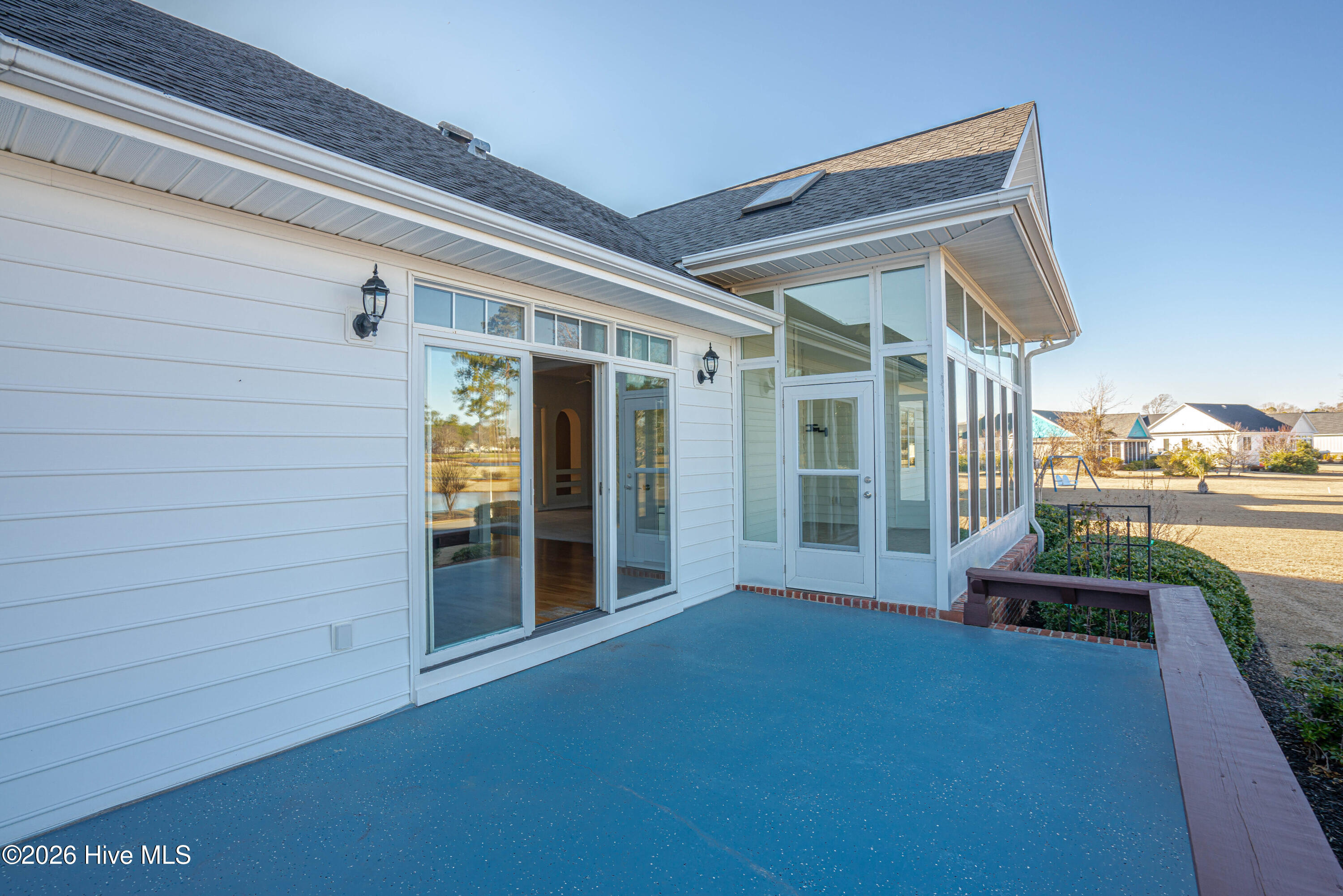 100553430 | Photo 71