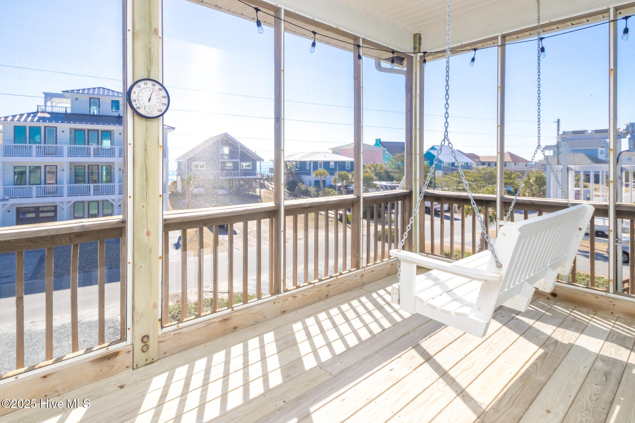 100552425 | Photo 24