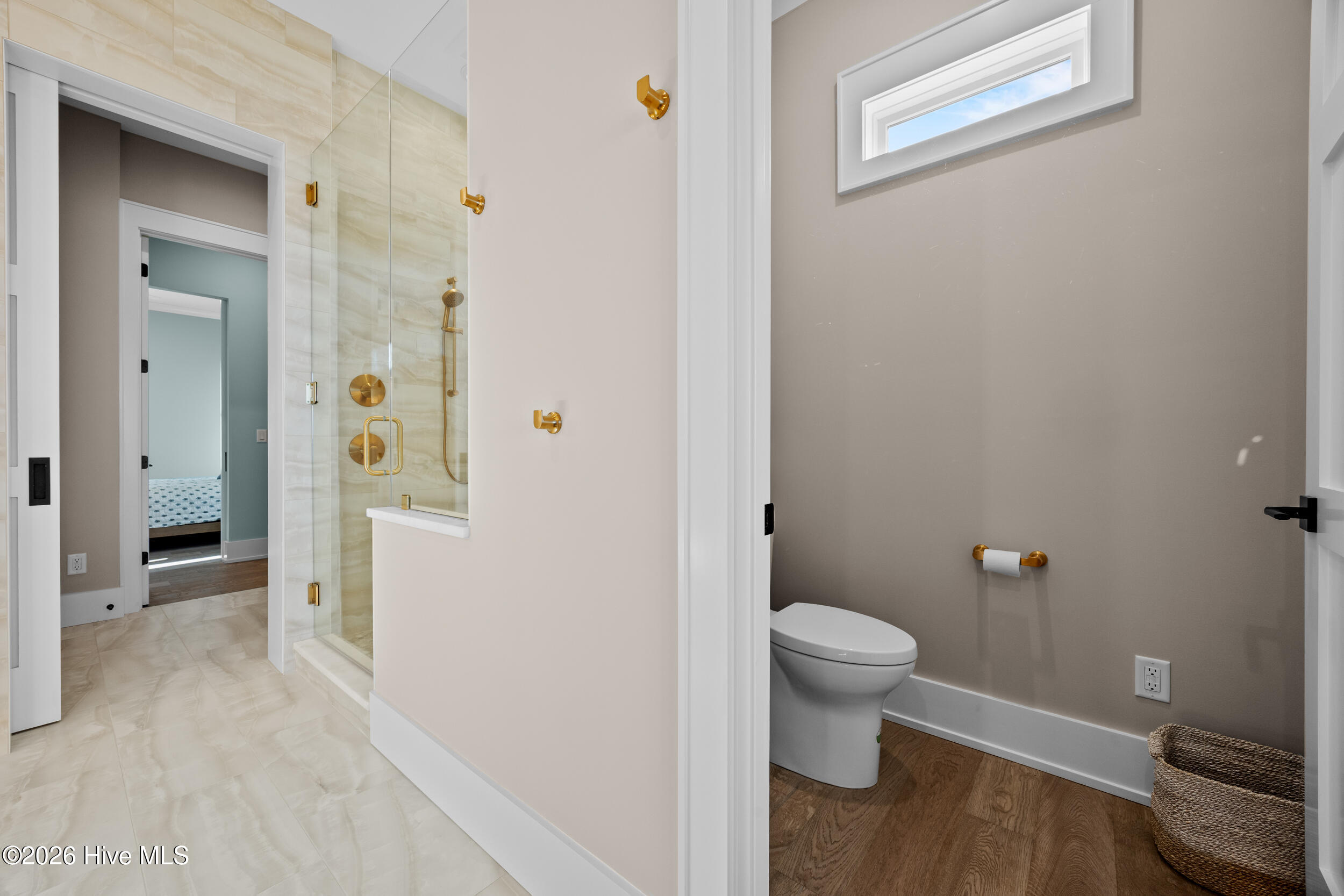 100553352 | Photo 41