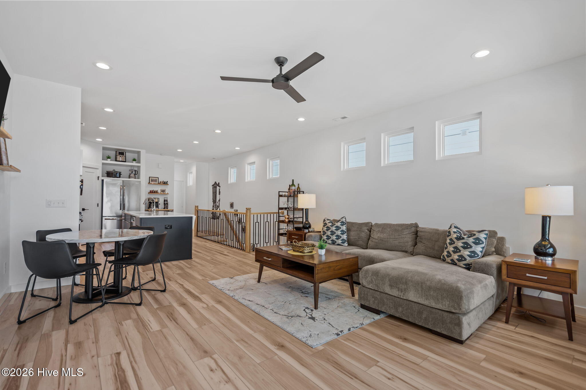 100559537 | Photo 17