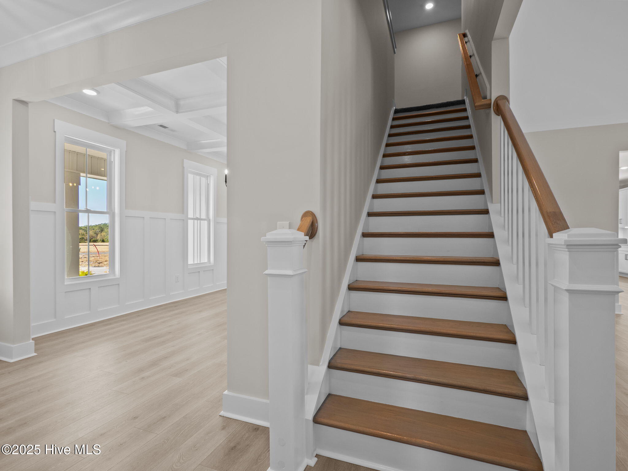 100520397 | Photo 26