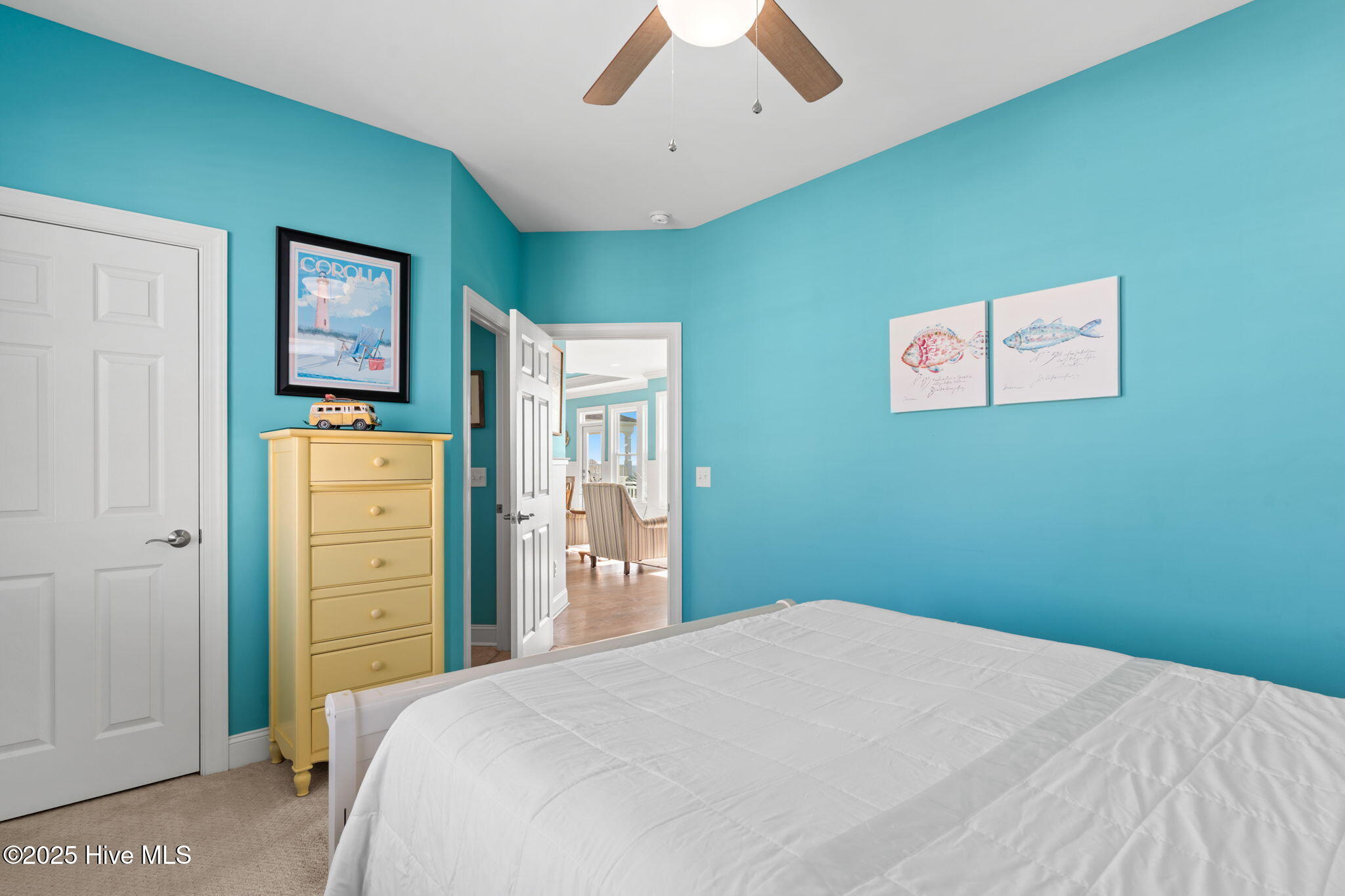 100542576 | Photo 37