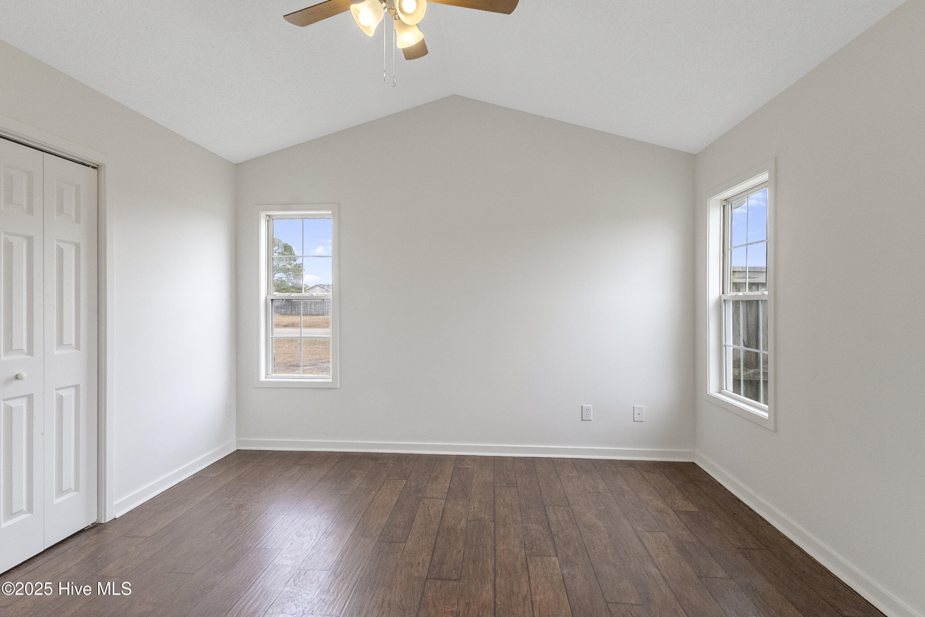 100546767 | Photo 23