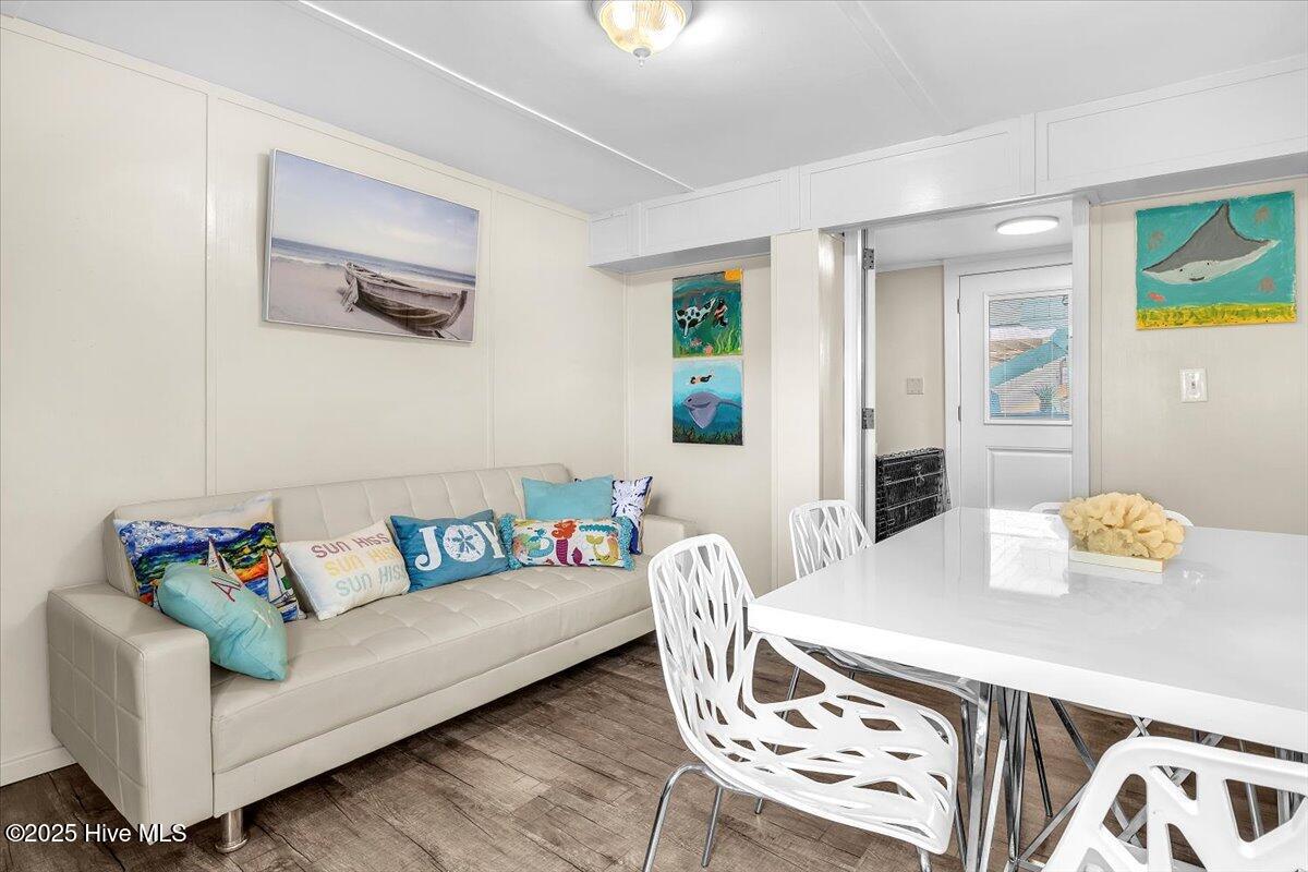 100550823 | Photo 10