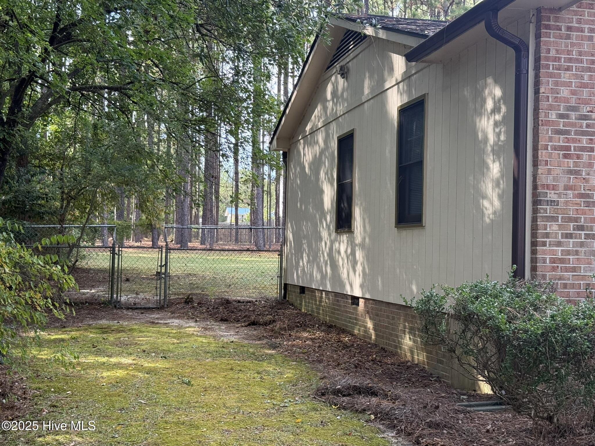 140 N Apple Street