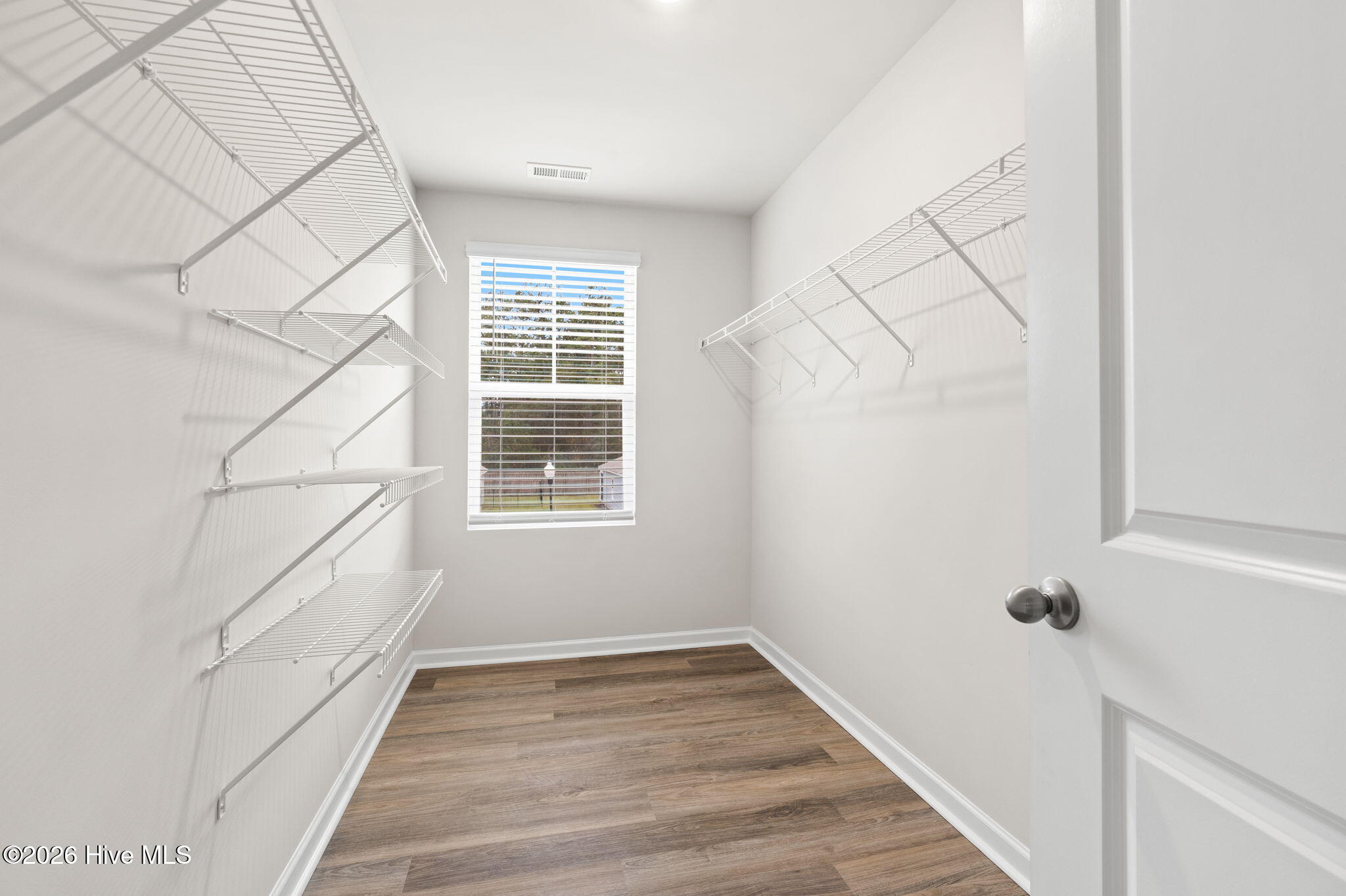 100550706 | Photo 21