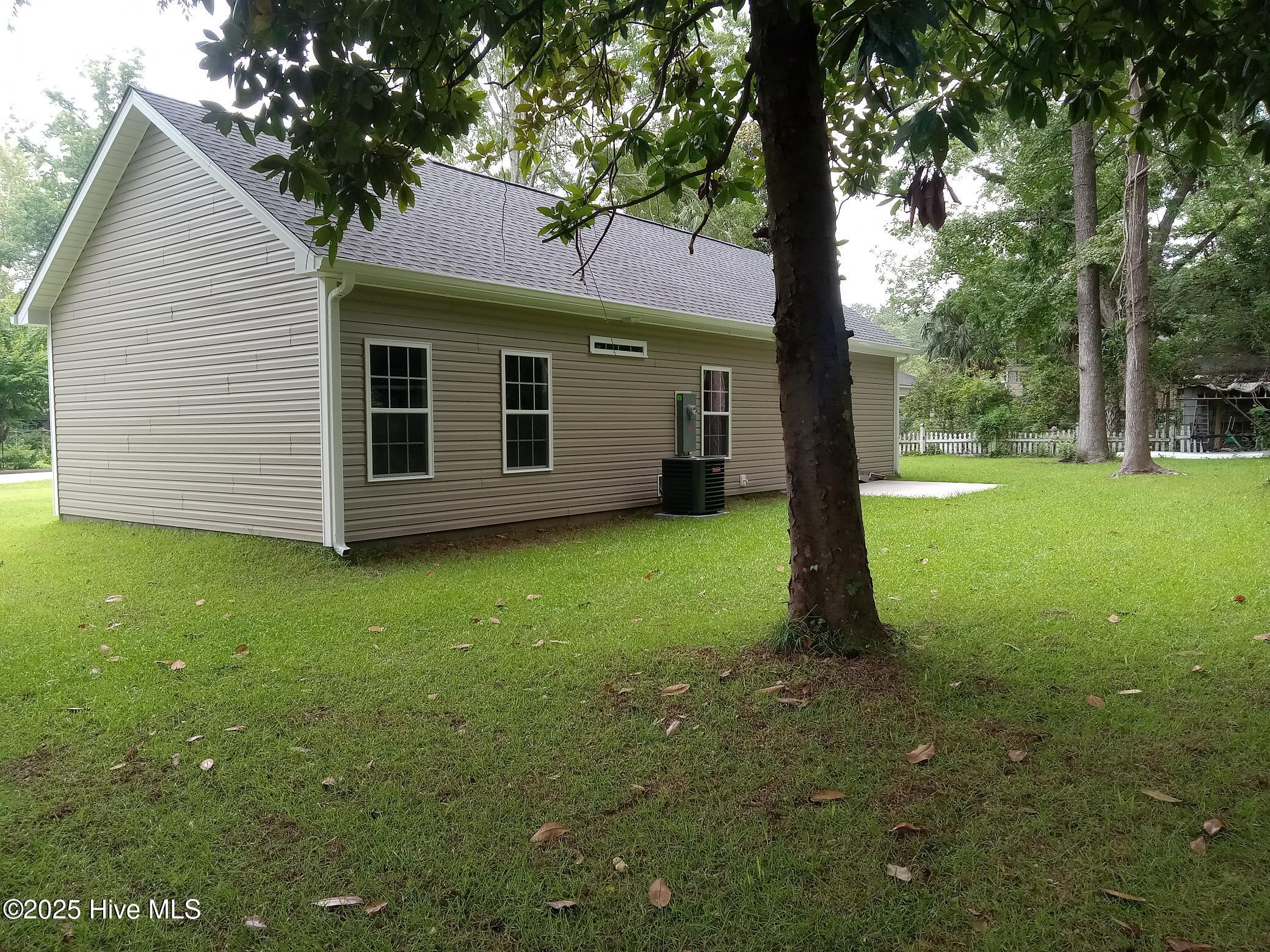 100521963 | Photo 23