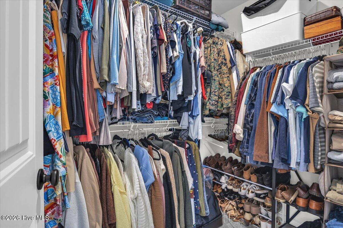 100558740 | Photo 32