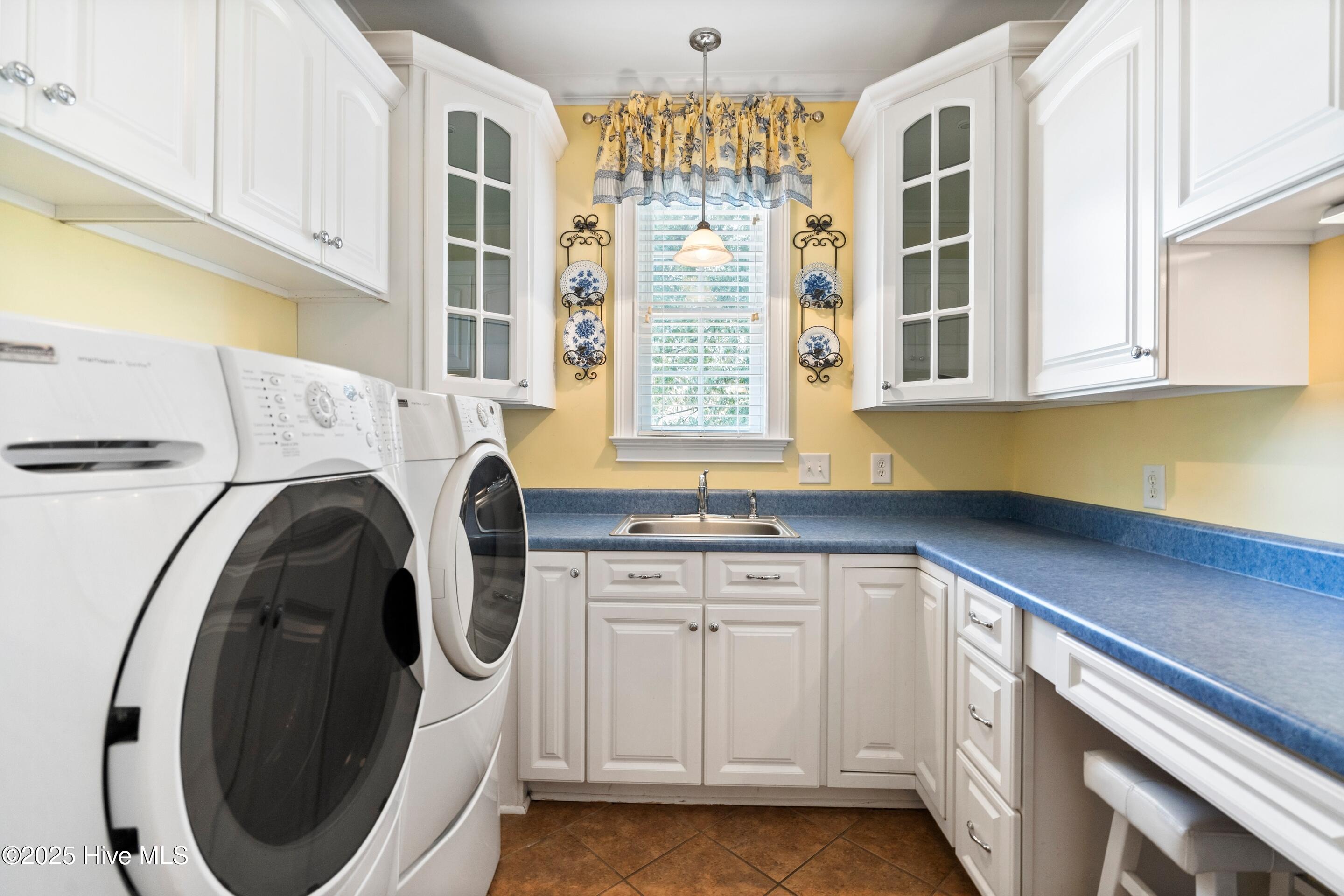 100518438 | Photo 19