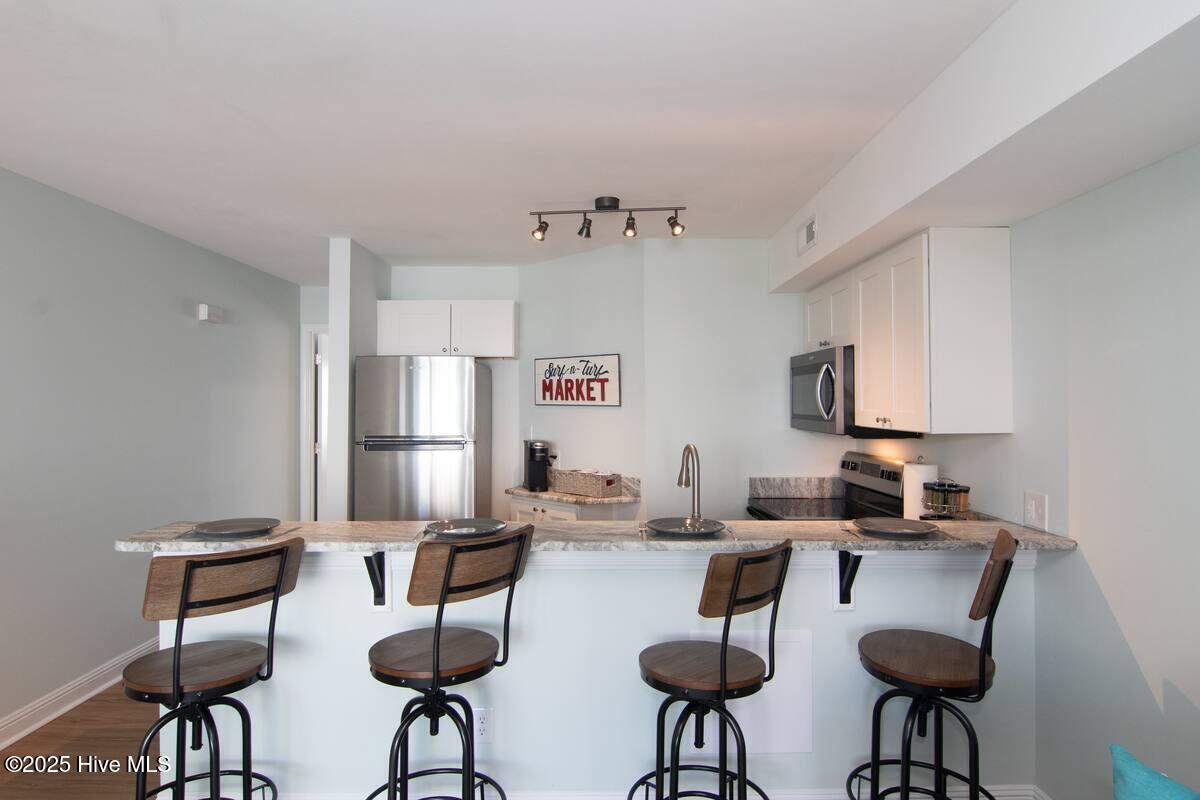 100570277 | Photo 11