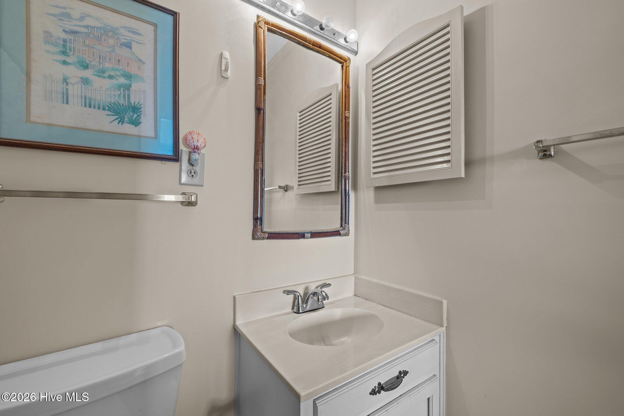 100551038 | Photo 24