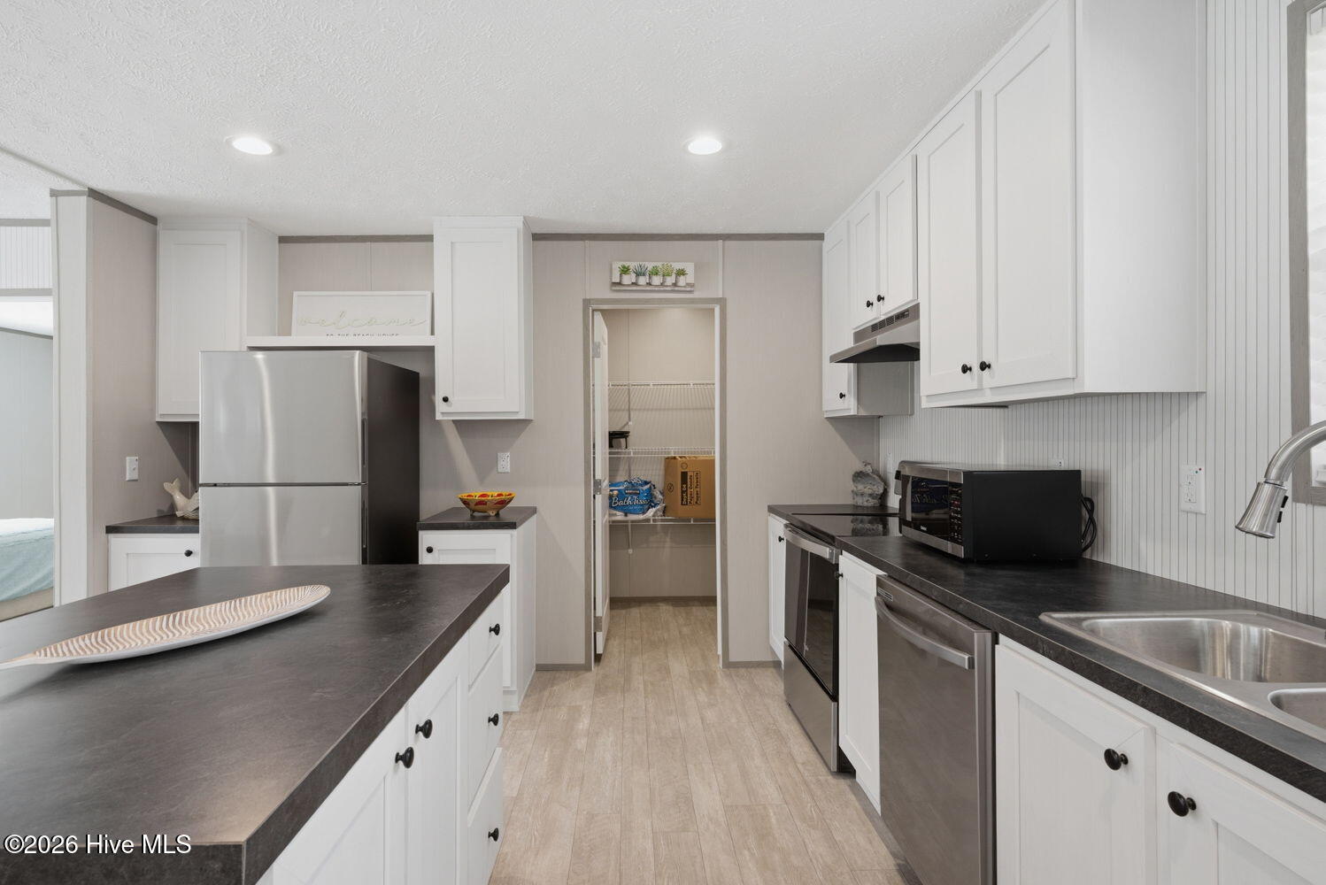 100563792 | Photo 11