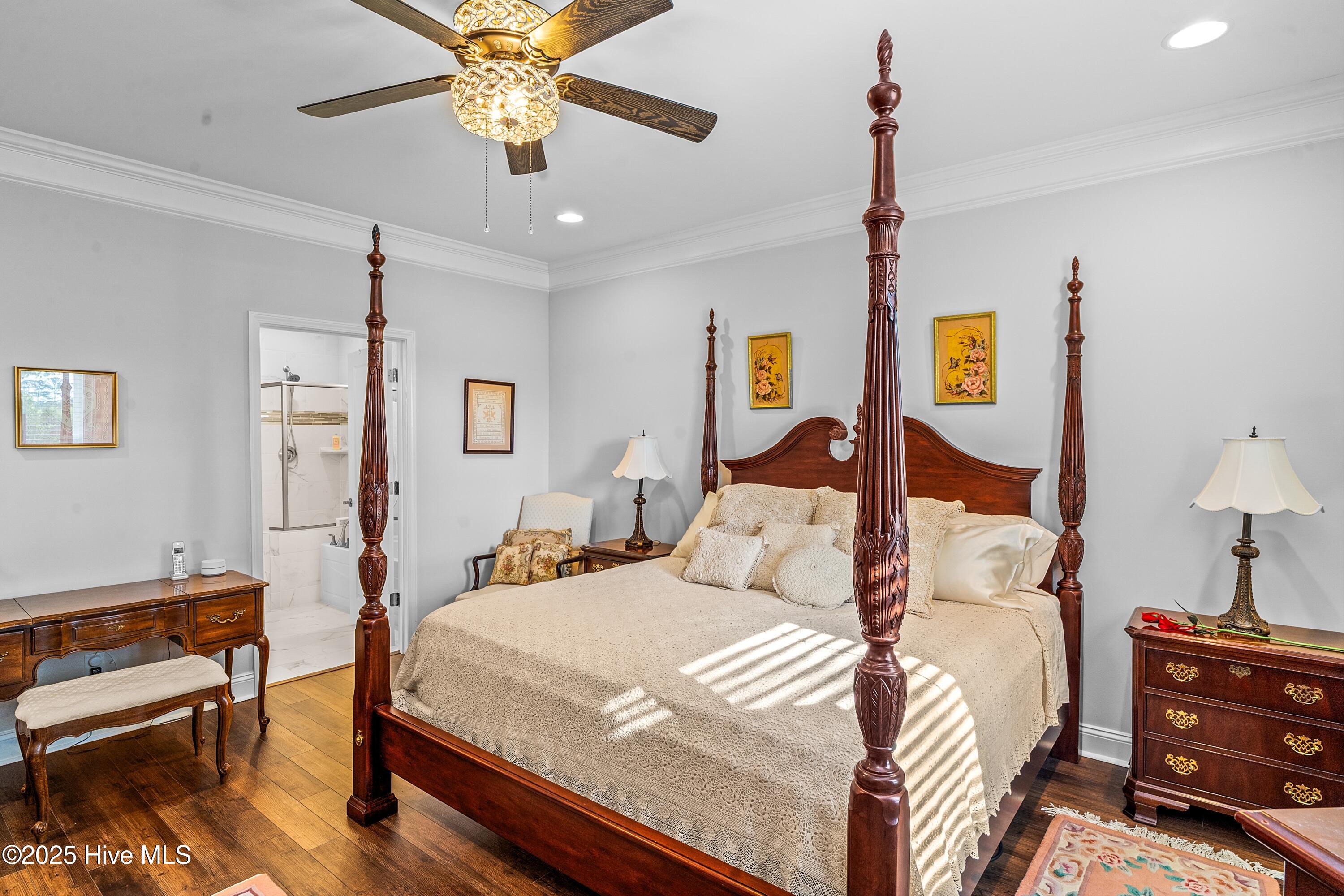 100502305 | Photo 23