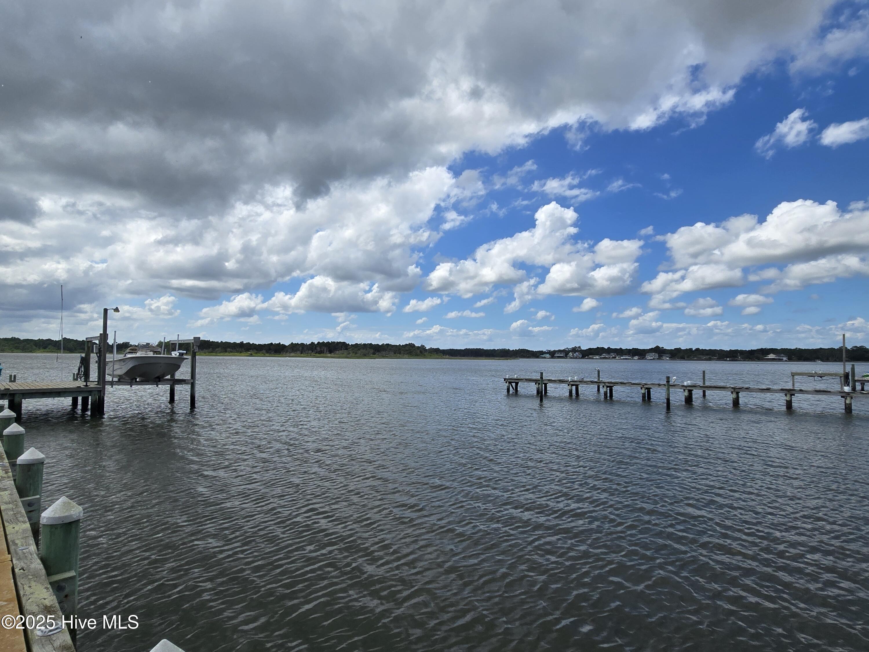 429 Live Oak Road,Newport