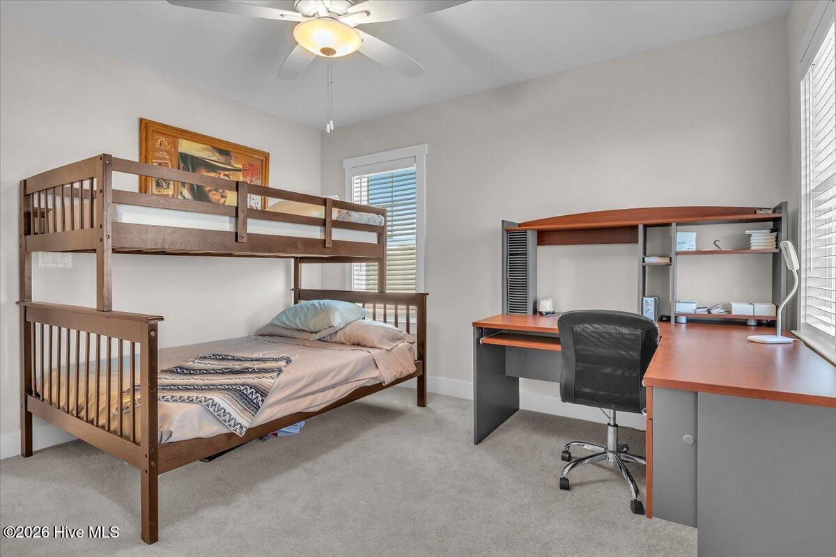 100552179 | Photo 36