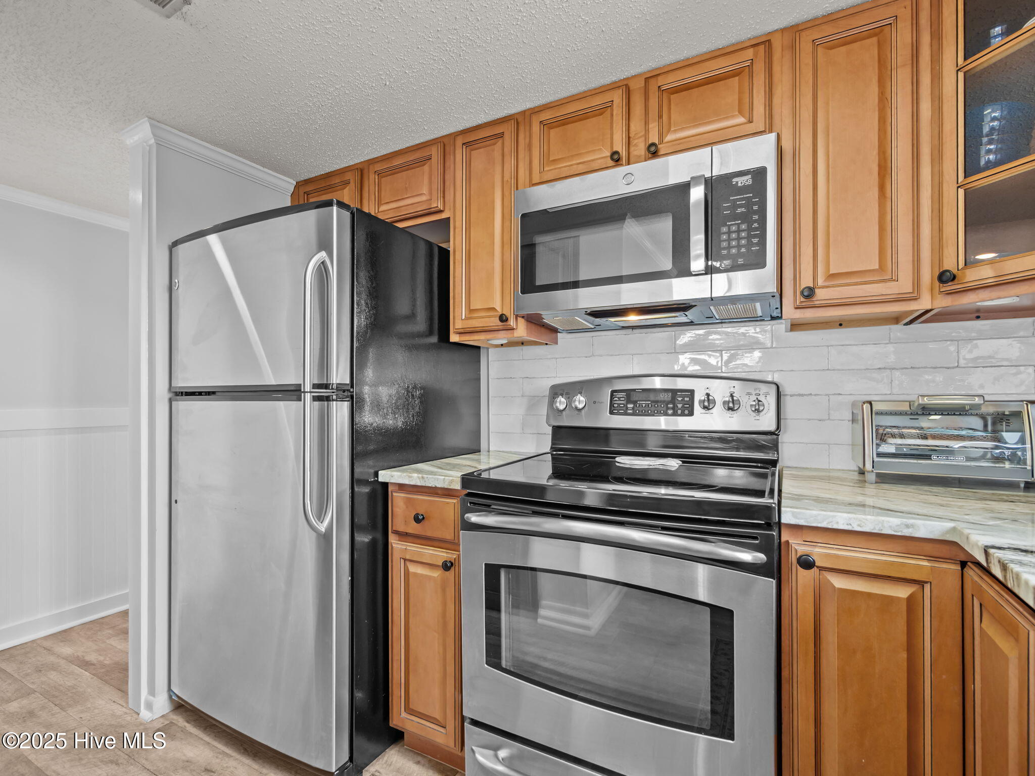 100520425 | Photo 30