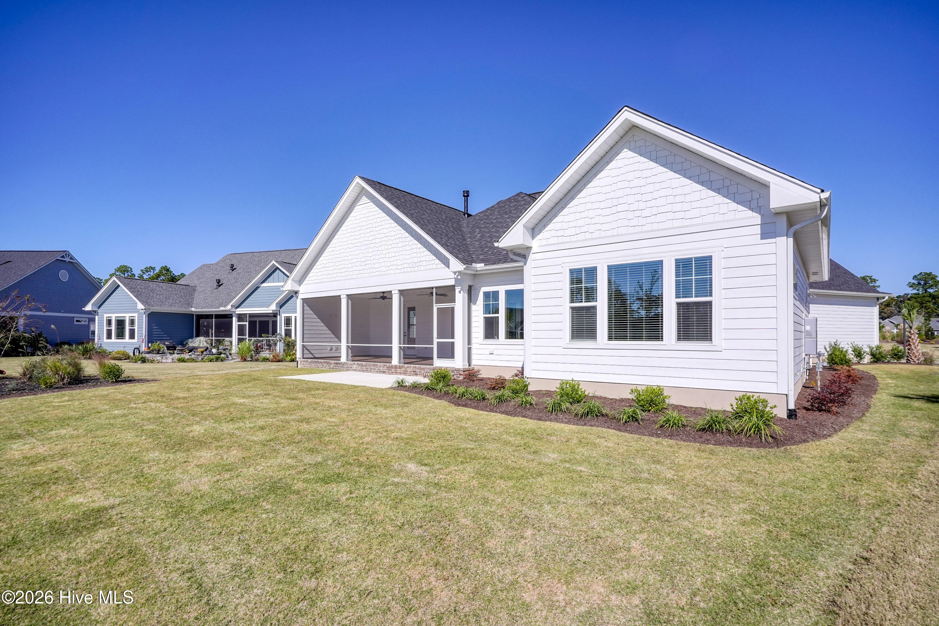 100564282 | Photo 42