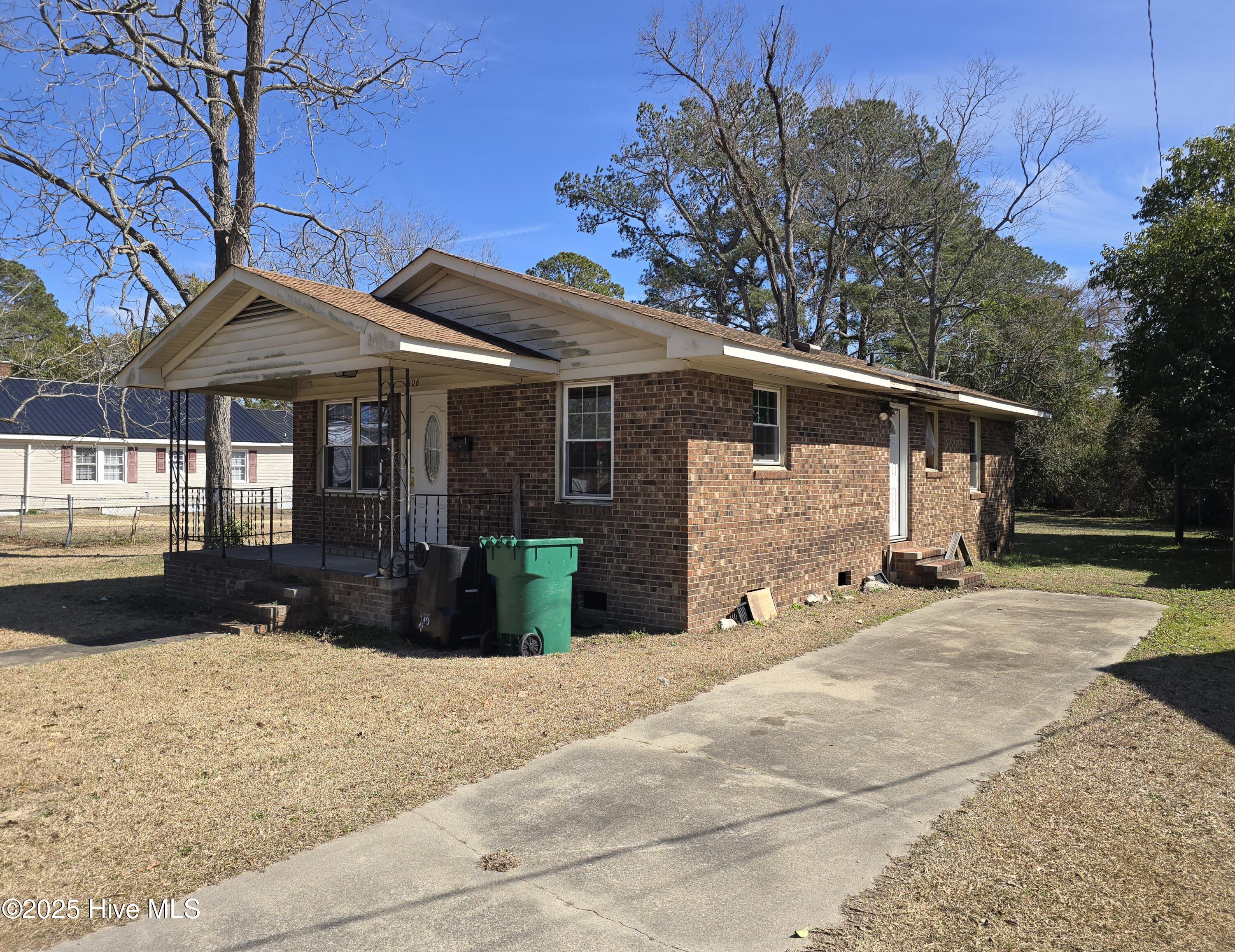 Homes for sale in Williamston, NC | 106 Beech St, Williamston, NC 27892 | MLS# 100493386