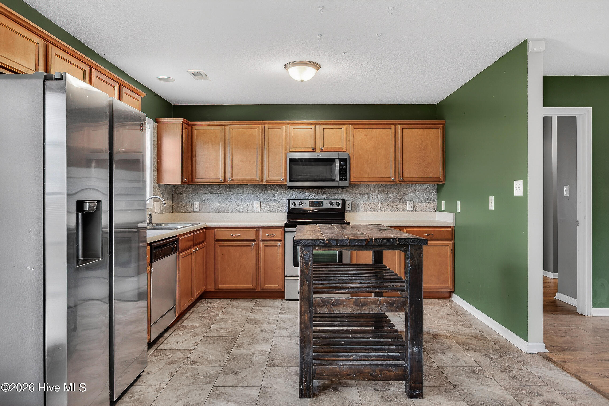 100563999 | Photo 11