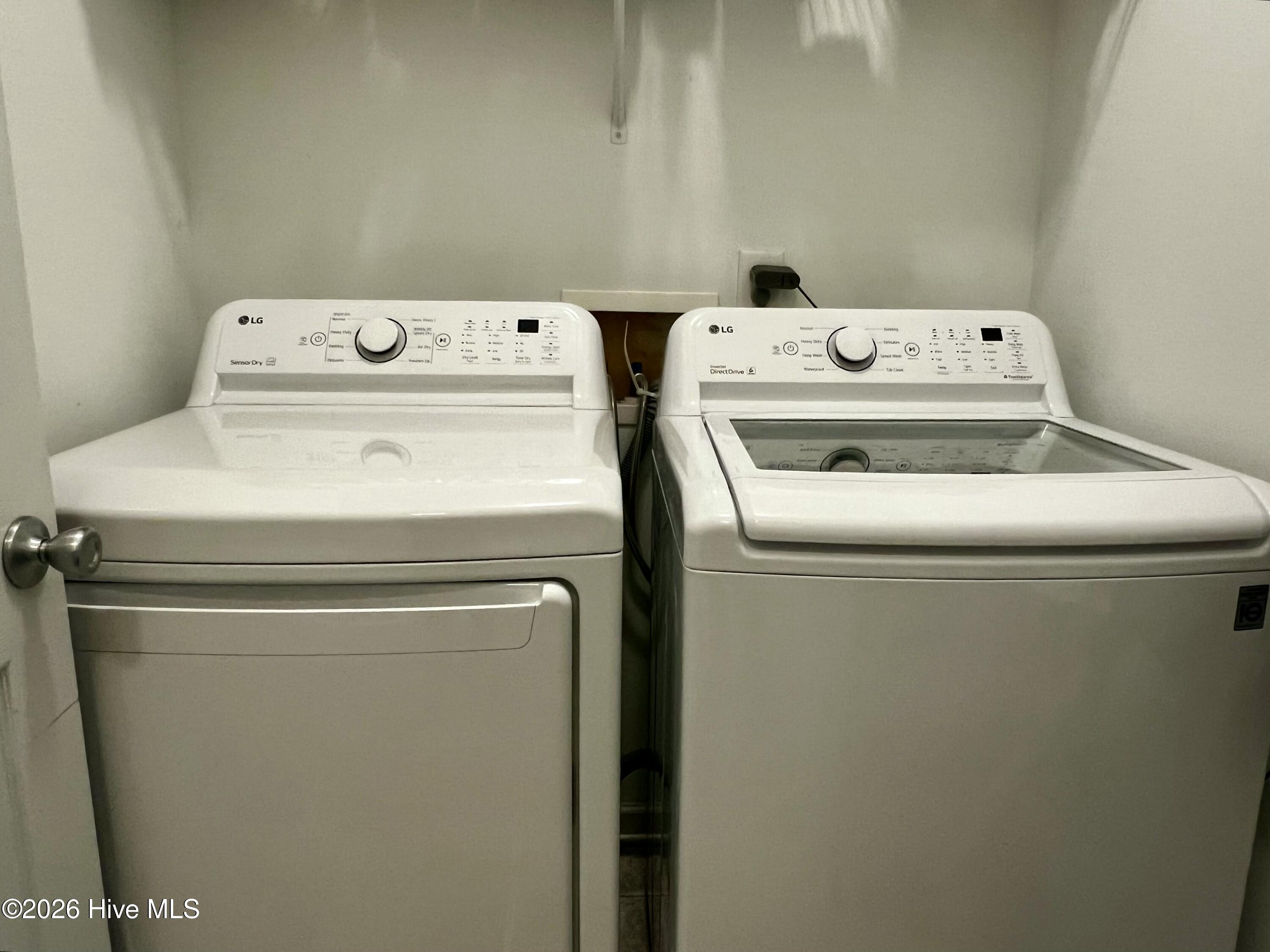 100550987 | Photo 24