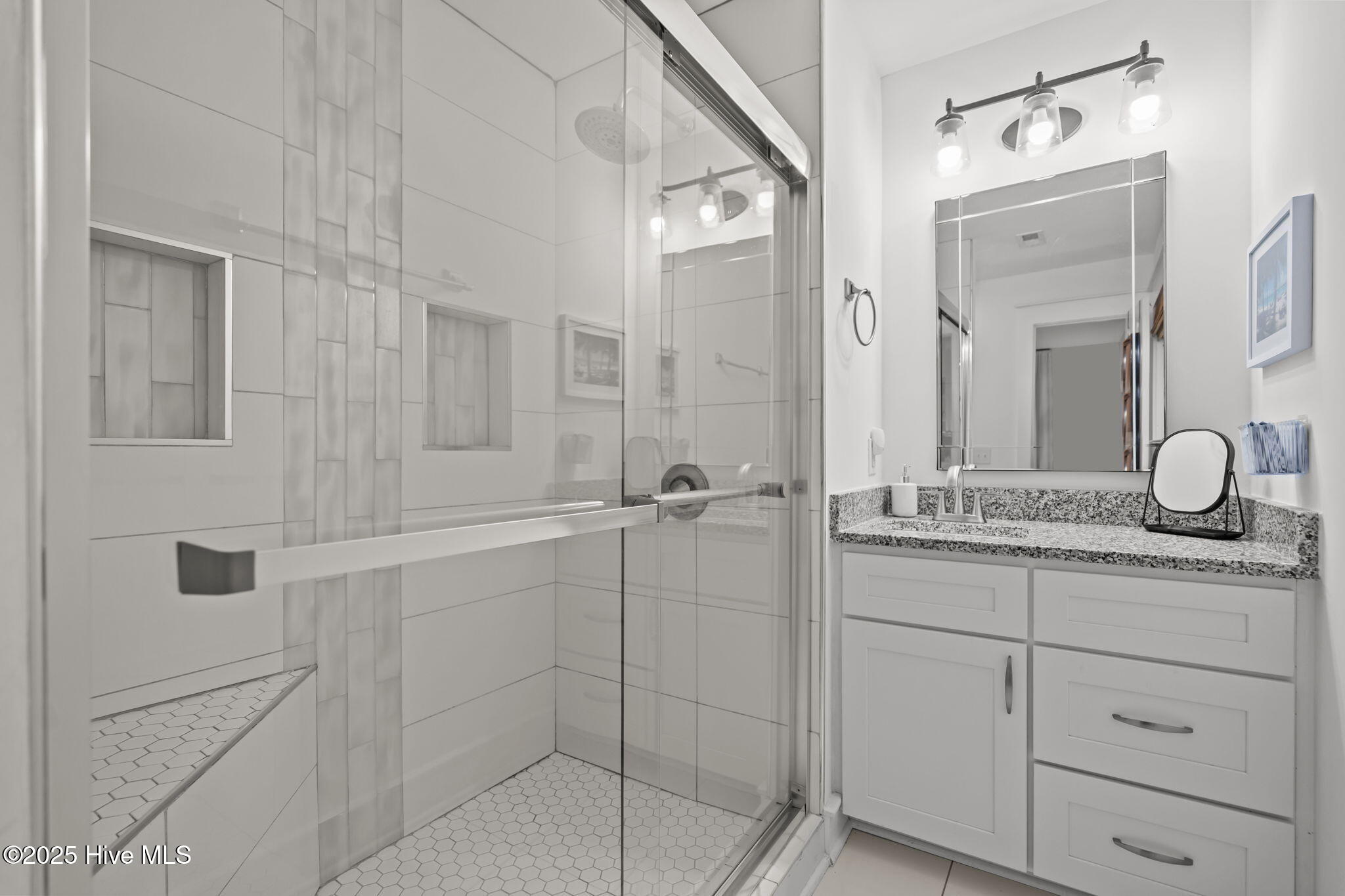 100523824 | Photo 34