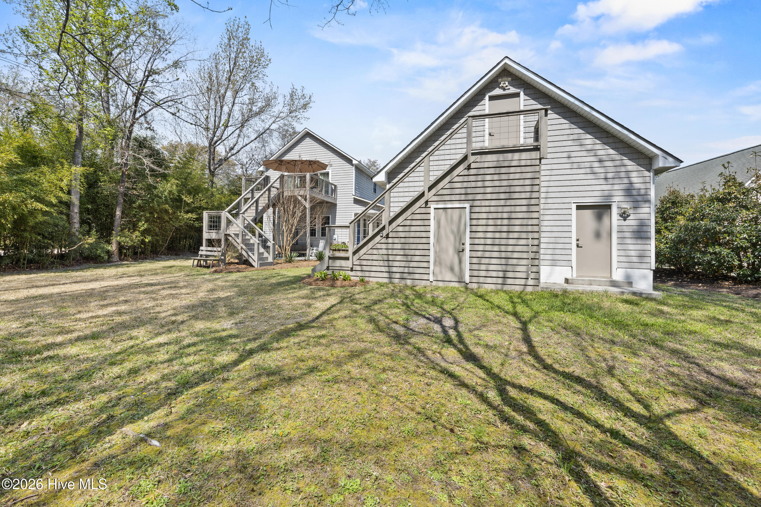 100562849 | Photo 44