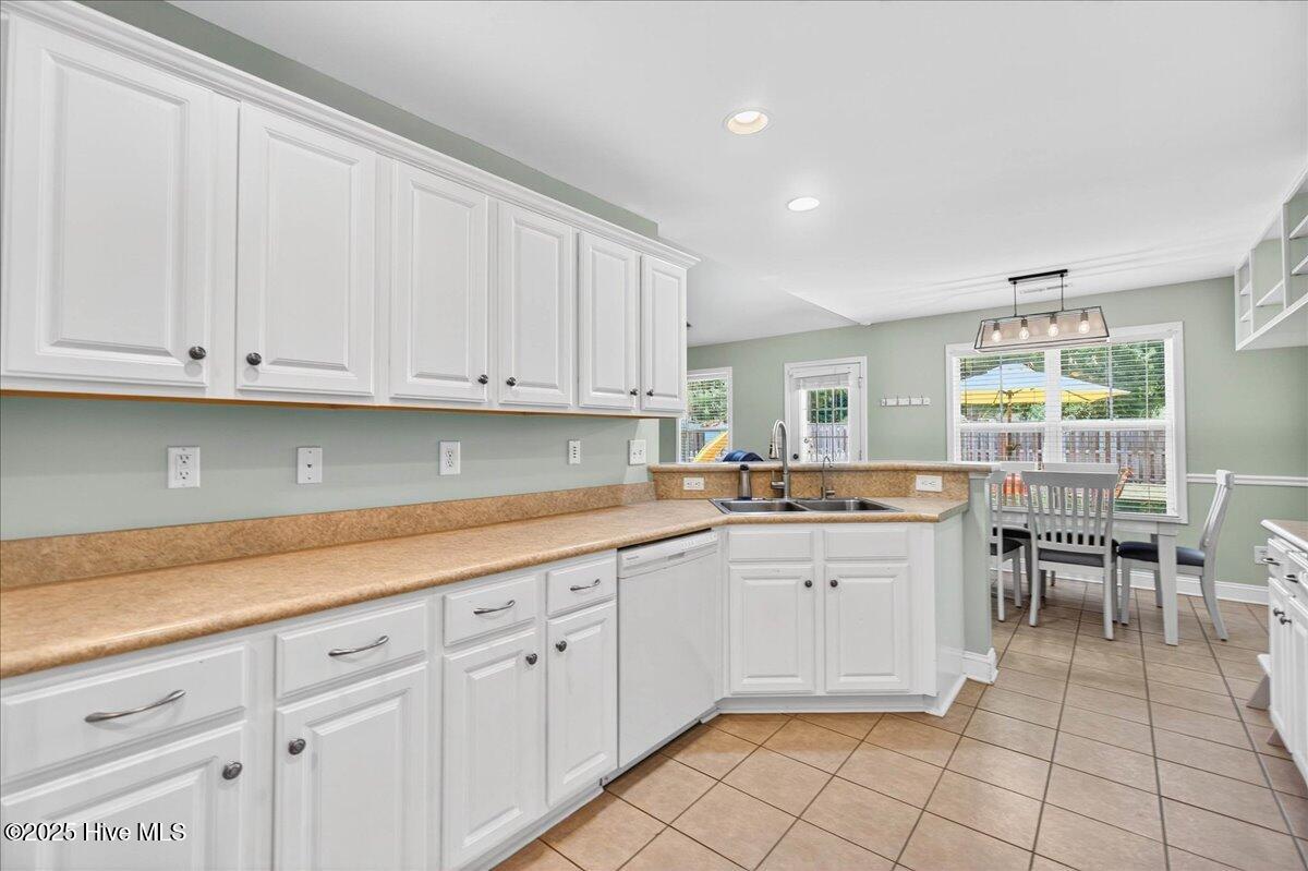 100516834 | Photo 15