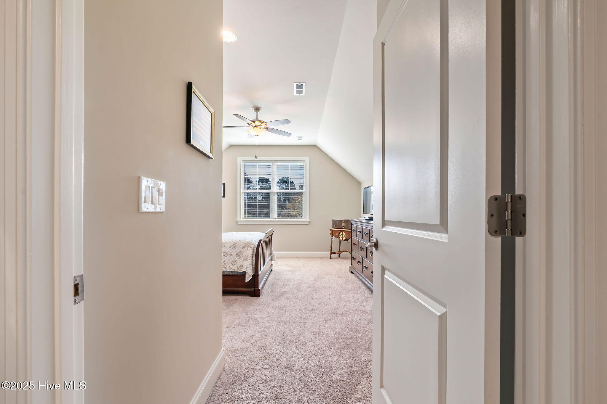 100542604 | Photo 44