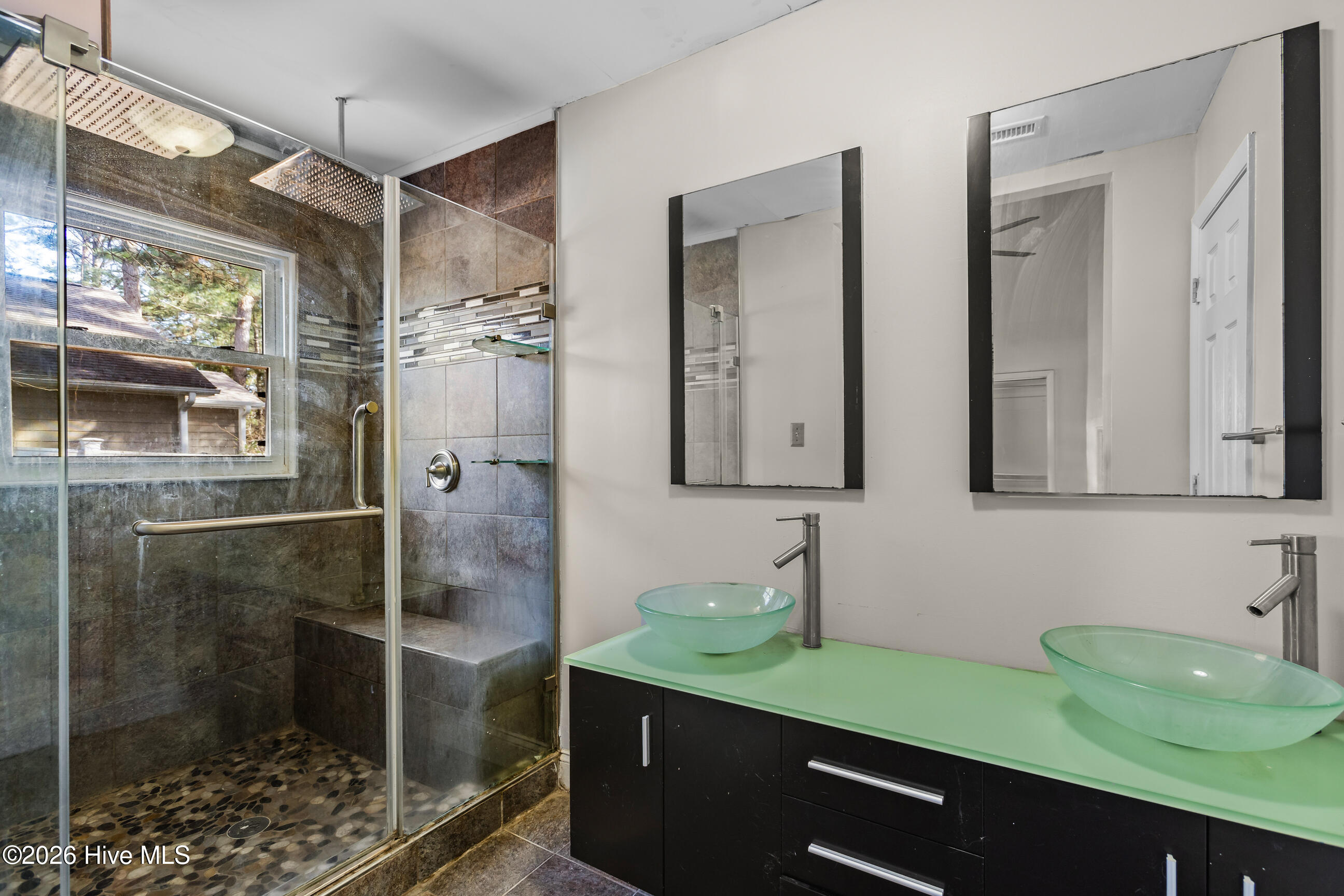 100550983 | Photo 20