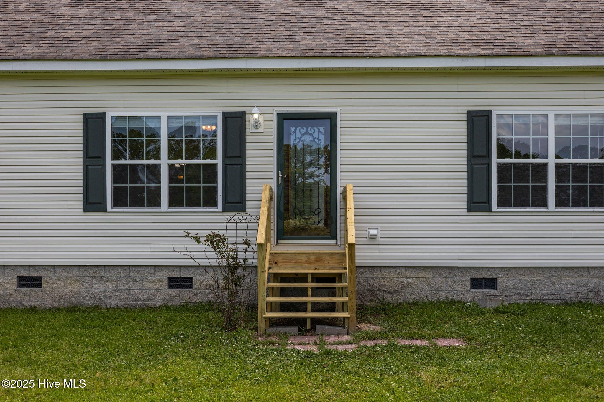 Front Porch to Den