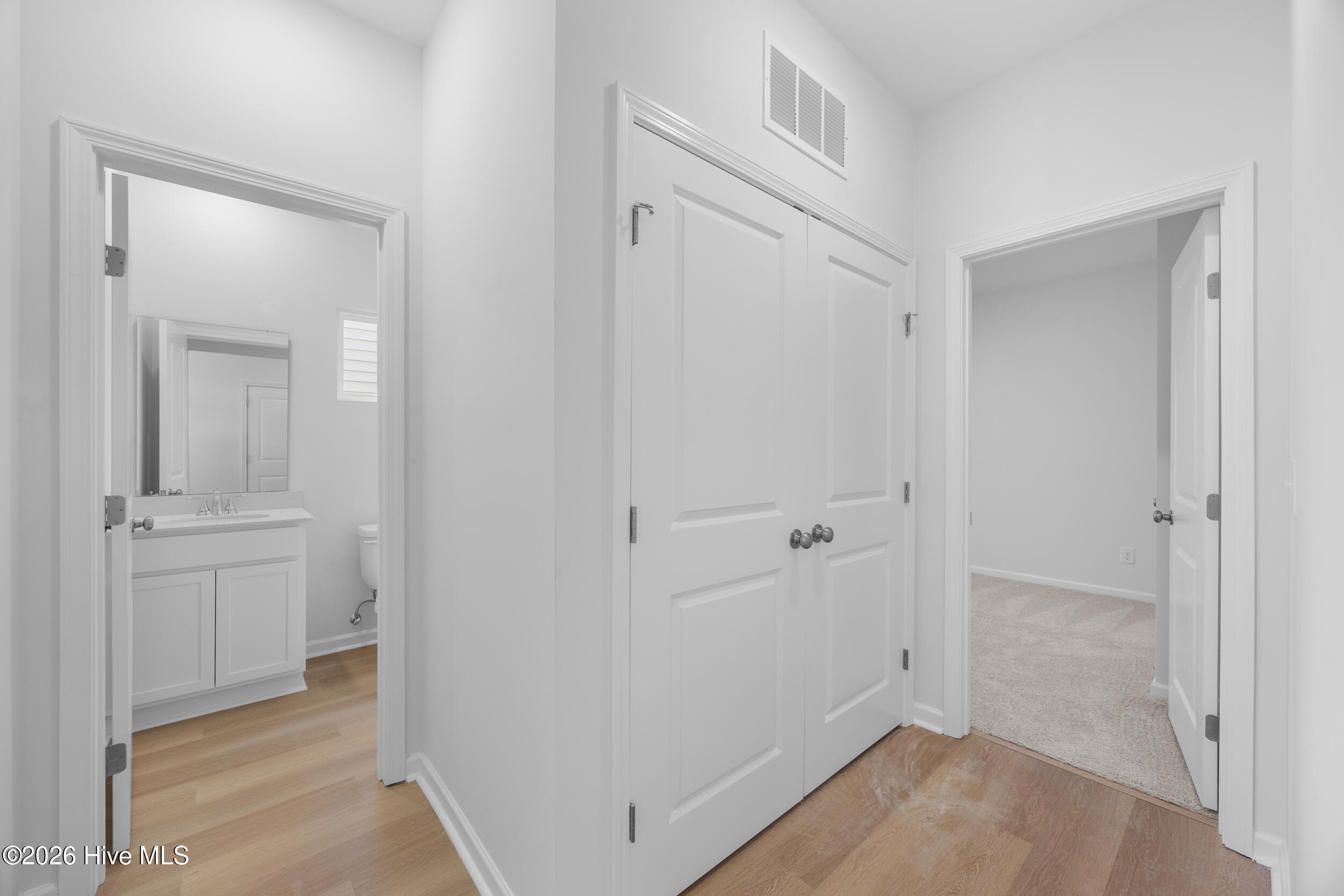 100556488 | Photo 10