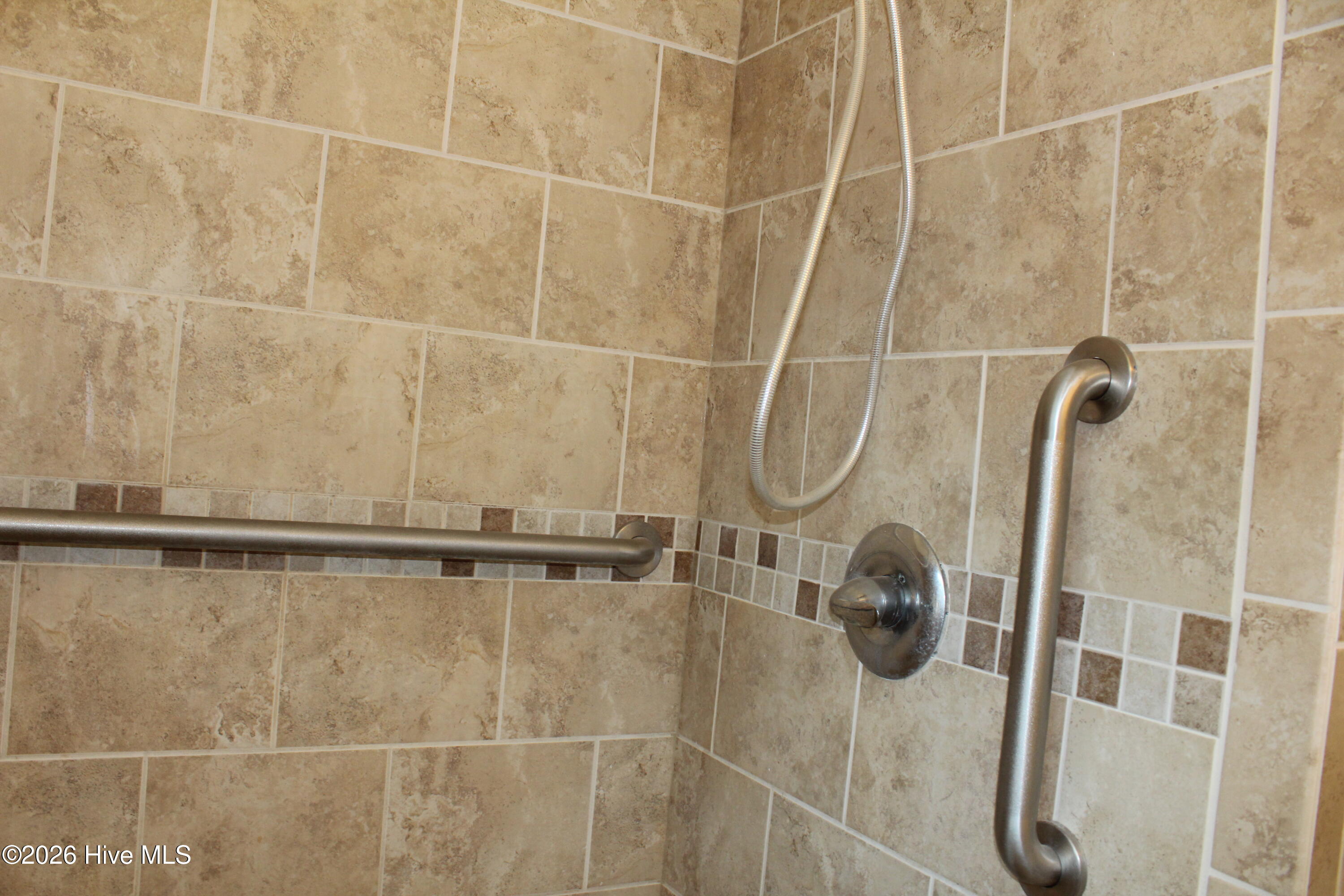 100567630 | Photo 19