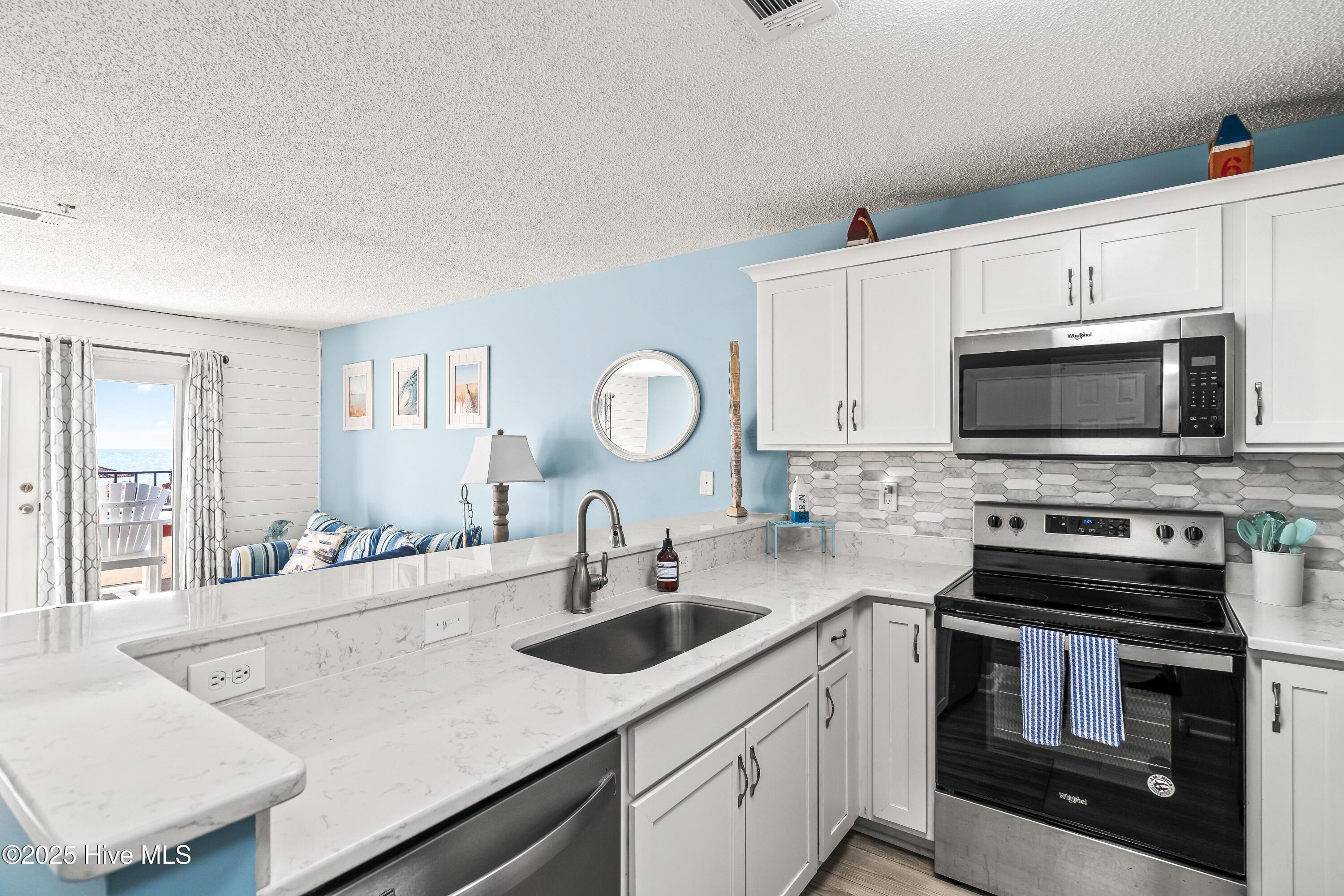 100543136 | Photo 18