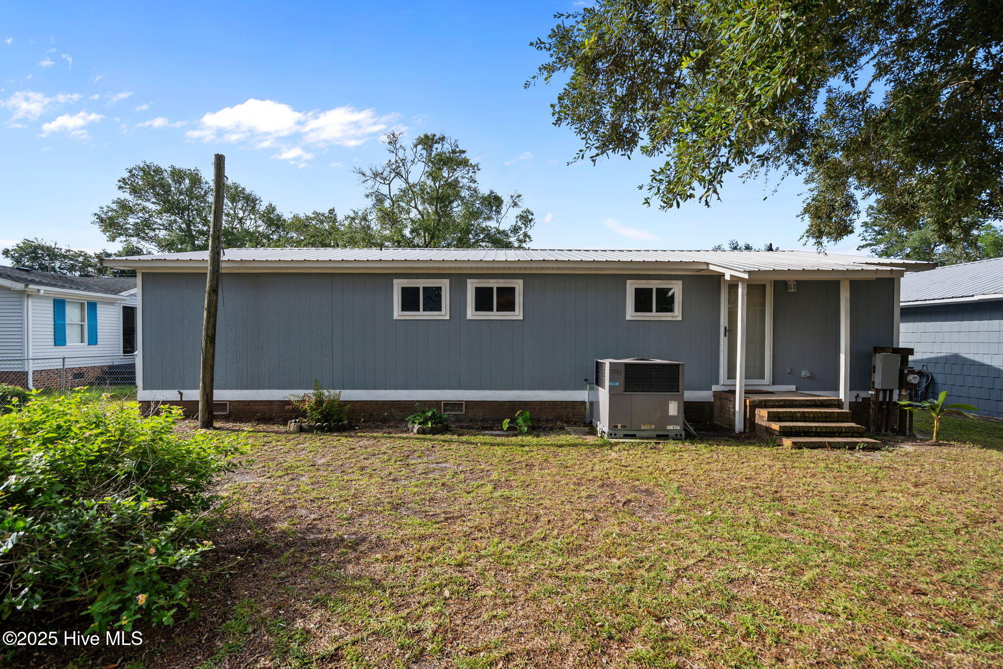 100528032 | Photo 36