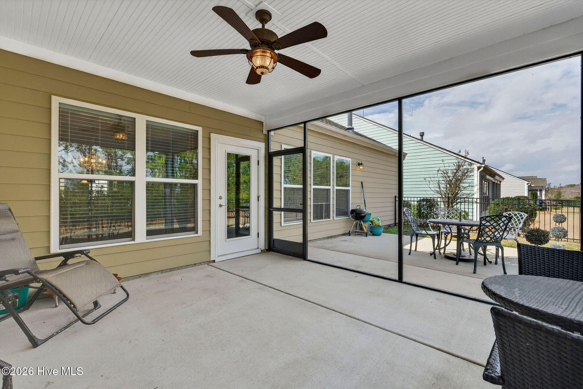 100560495 | Photo 29