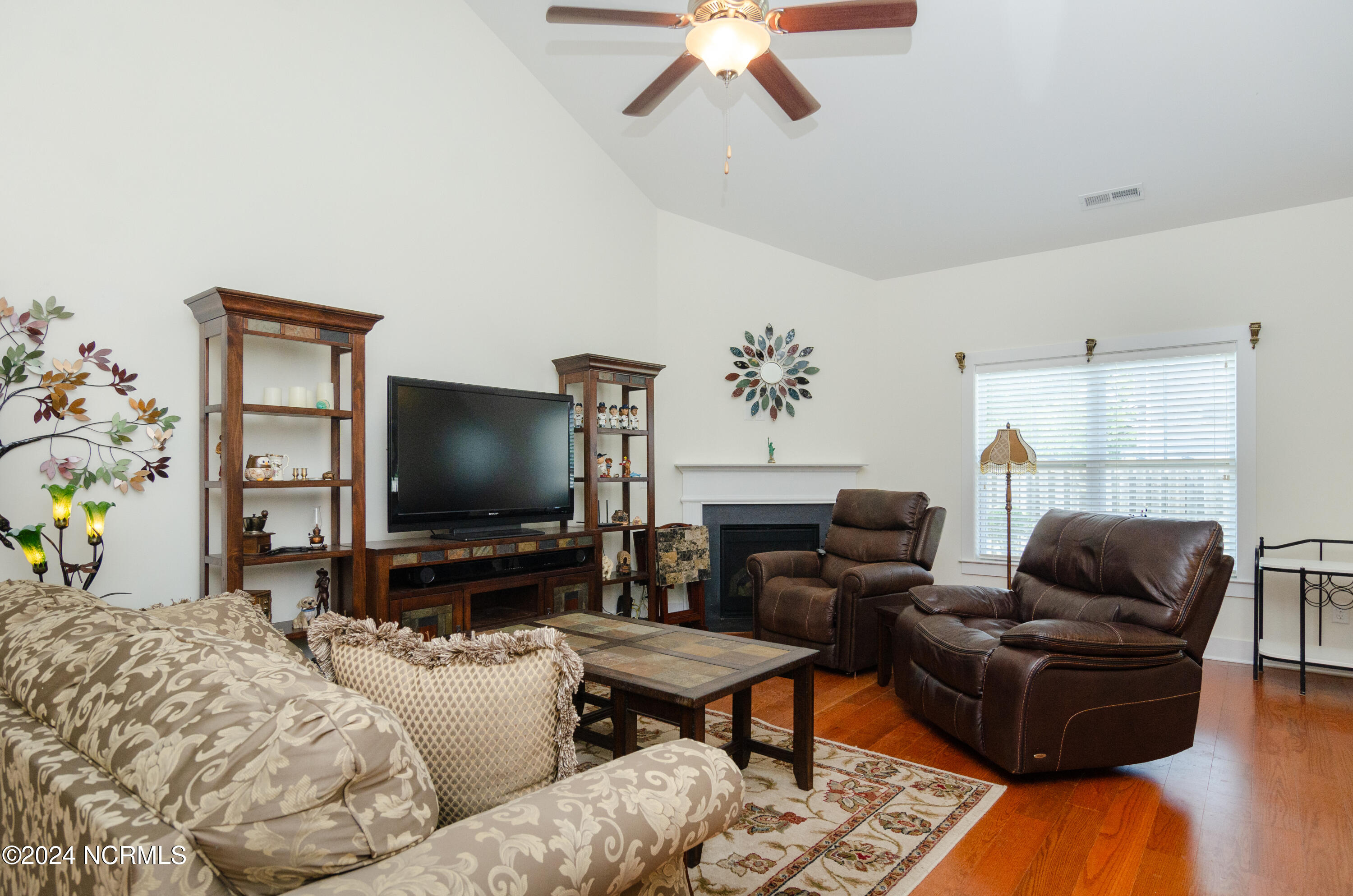 100470956 | Photo 14