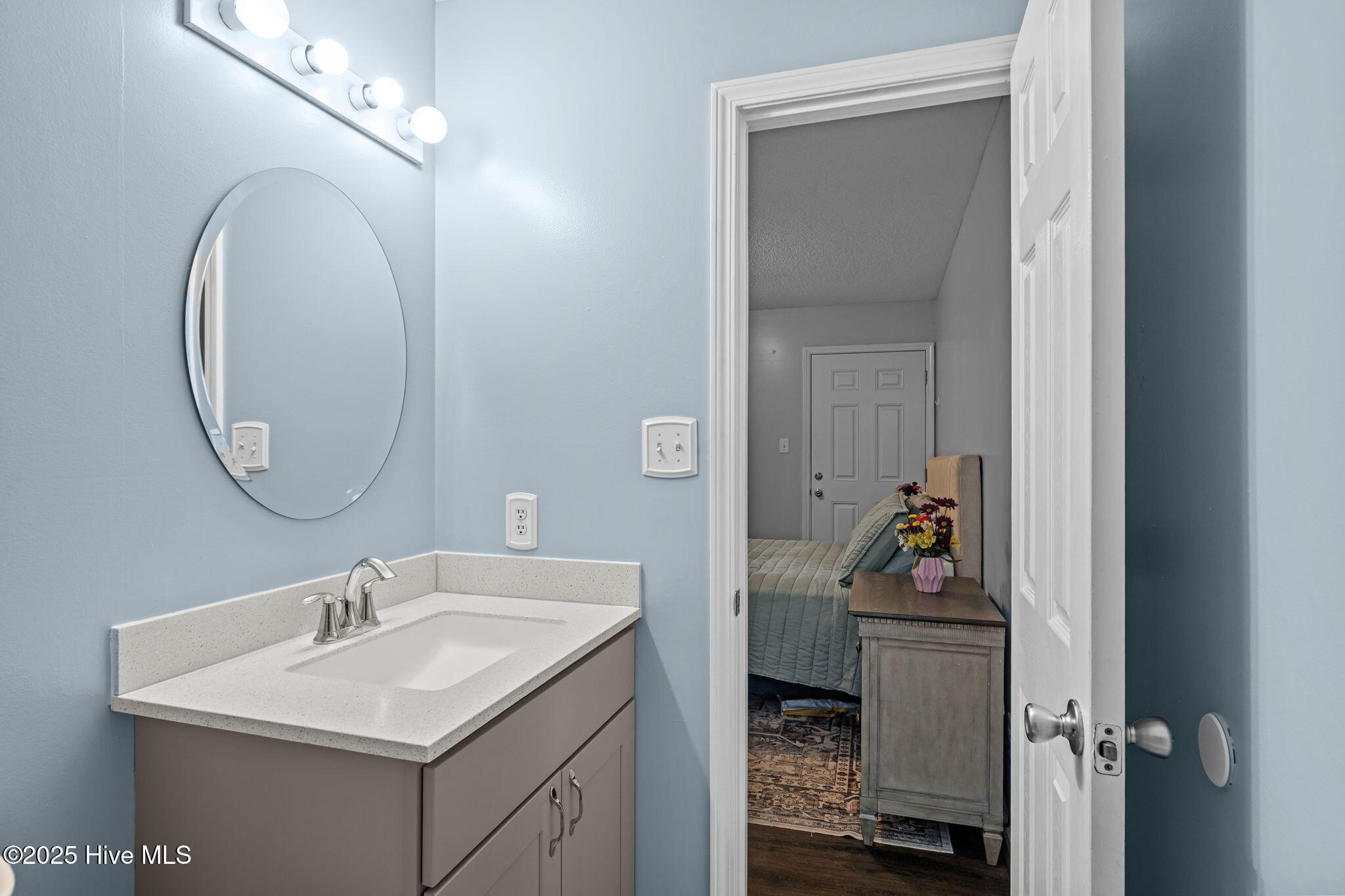 100530656 | Photo 36